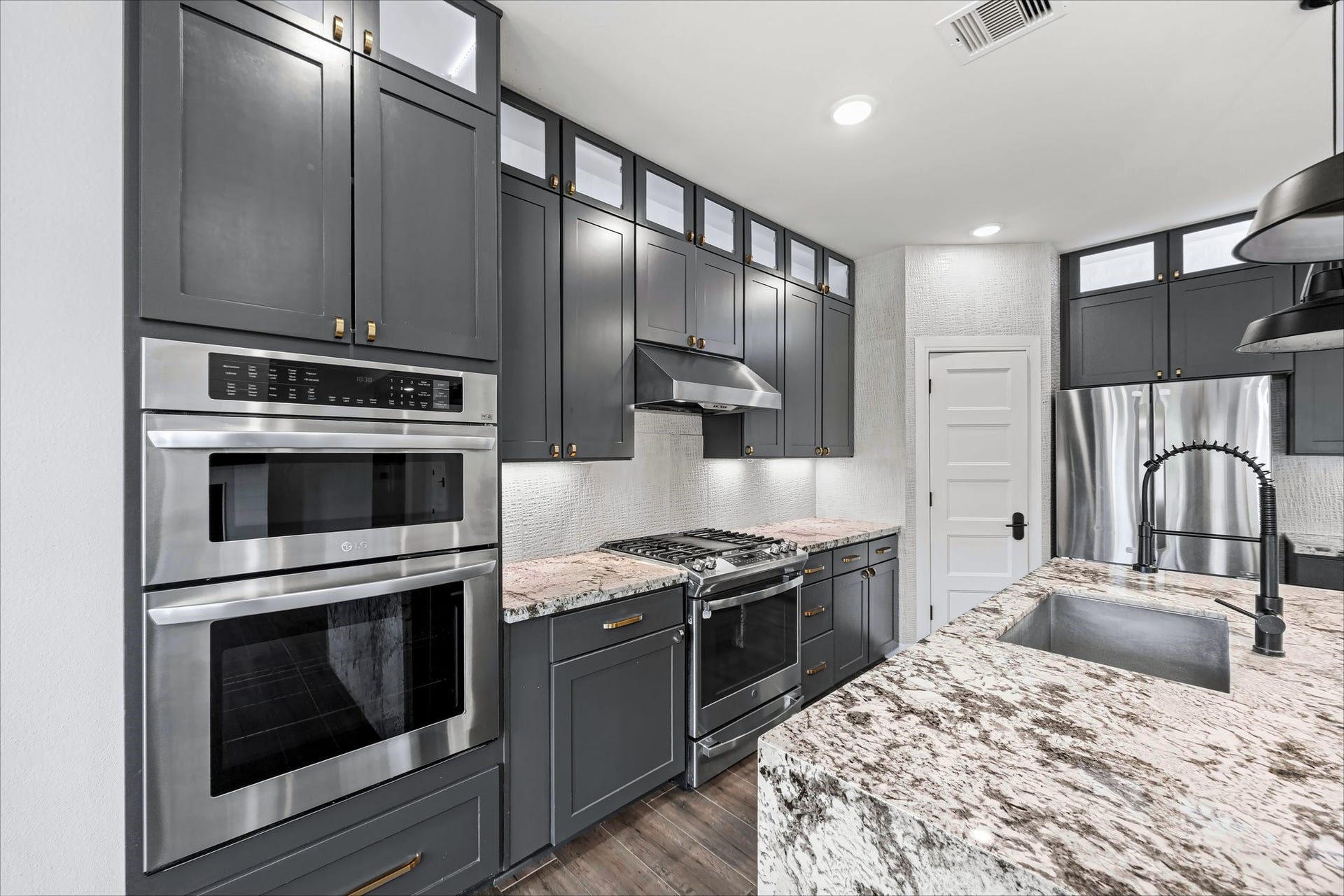 87 Dawns Edge Drive, Montgomery, TX 77356 87 Dawns Edge Drive, Montgomery, TX 77356