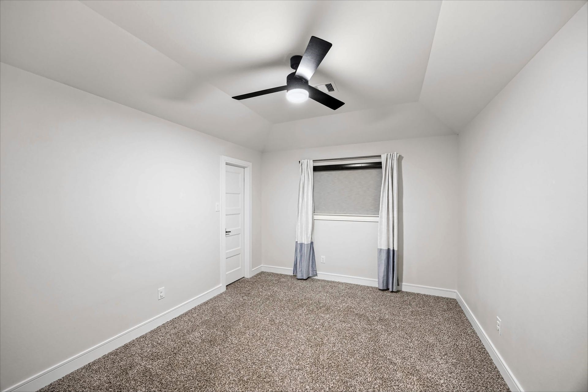 87 Dawns Edge Drive, Montgomery, TX 77356 87 Dawns Edge Drive, Montgomery, TX 77356