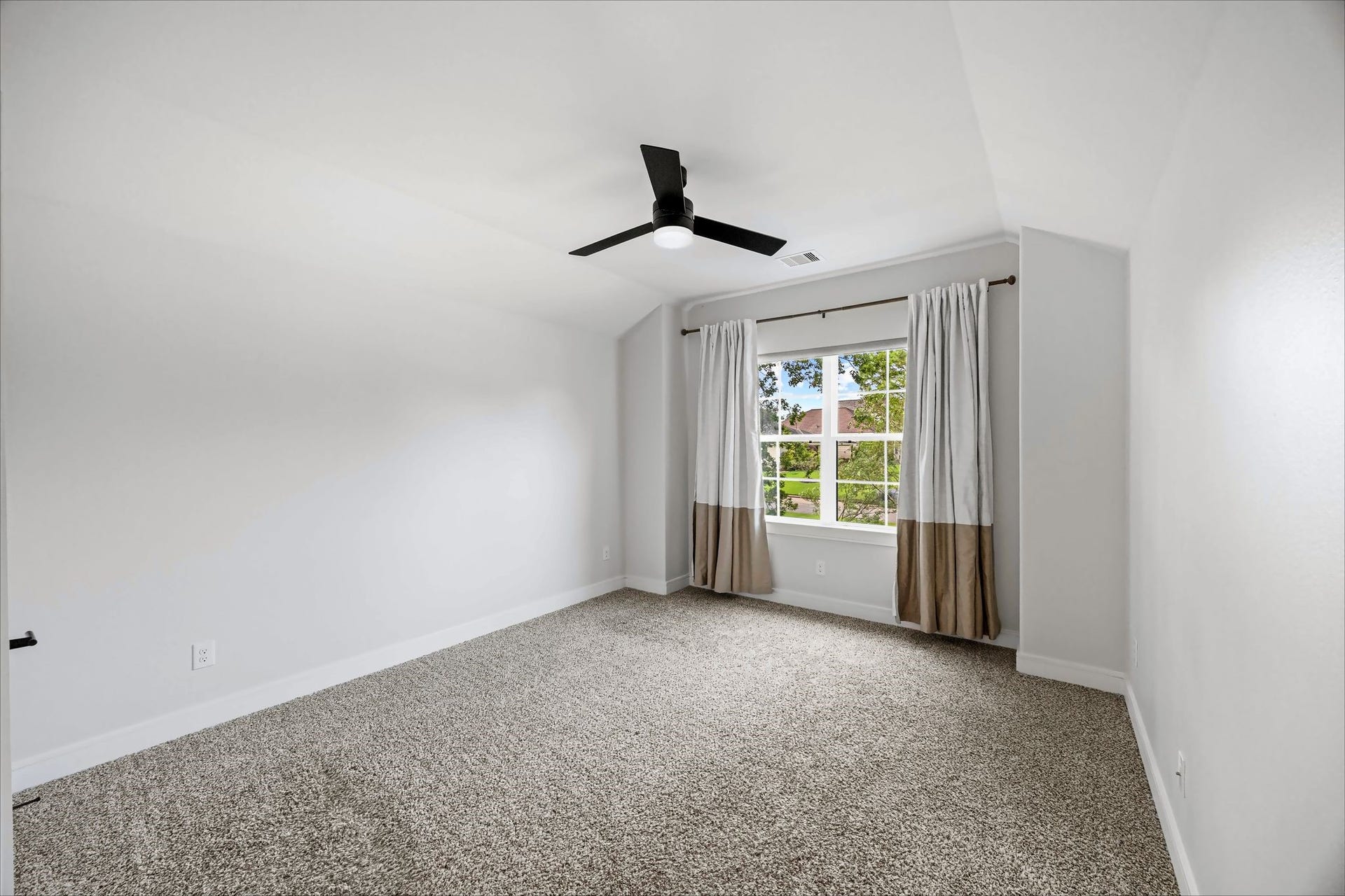 87 Dawns Edge Drive, Montgomery, TX 77356 87 Dawns Edge Drive, Montgomery, TX 77356