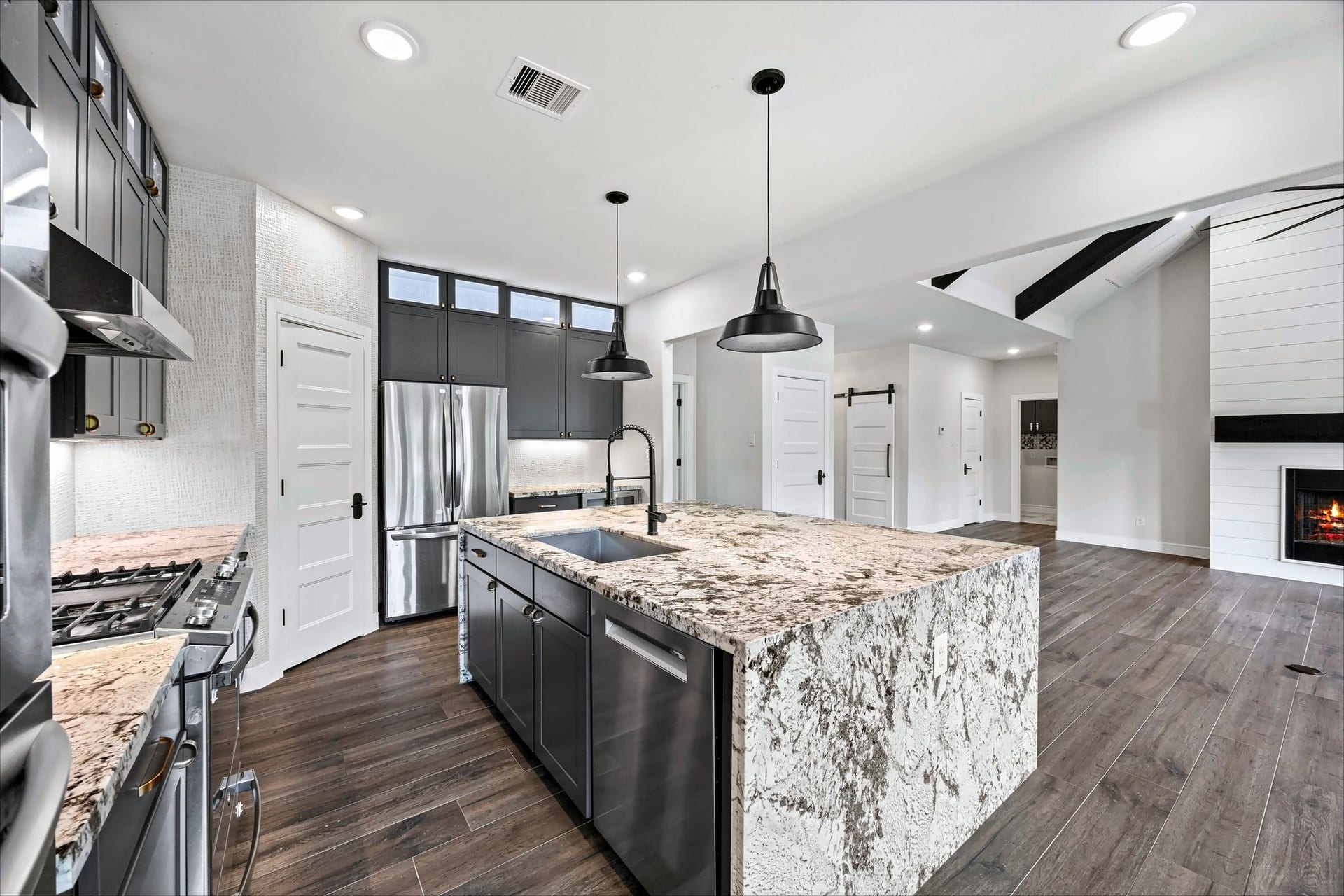 87 Dawns Edge Drive, Montgomery, TX 77356 87 Dawns Edge Drive, Montgomery, TX 77356