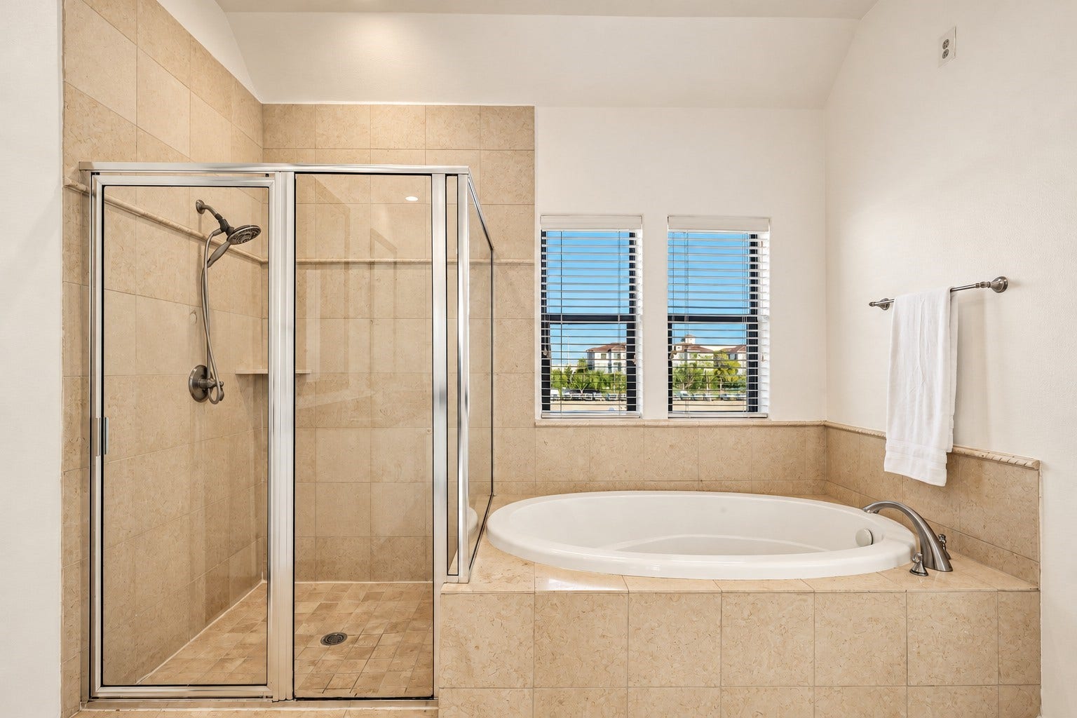 1102 Sherwood Run, Houston, TX 77043