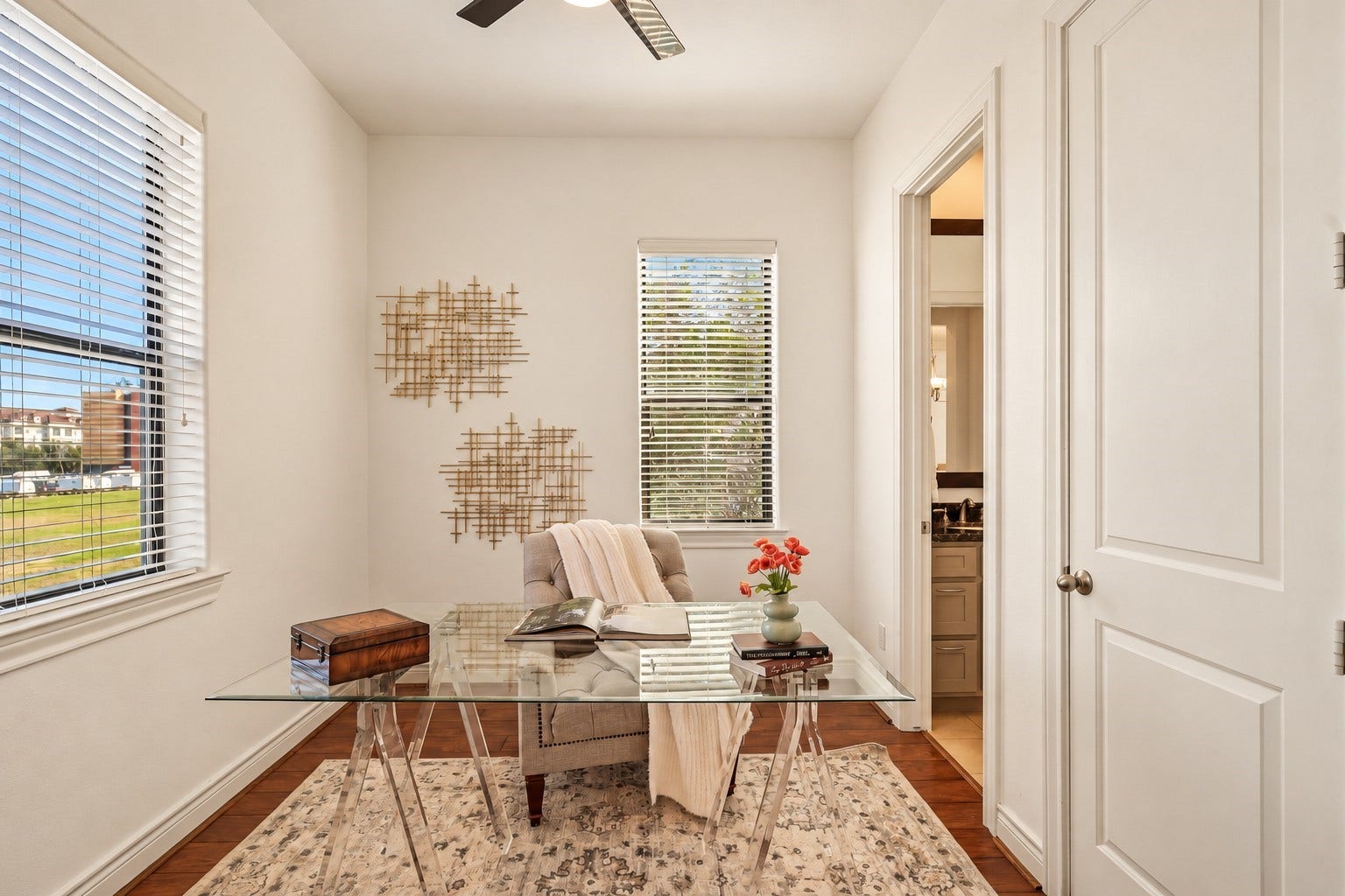 1102 Sherwood Run, Houston, TX 77043