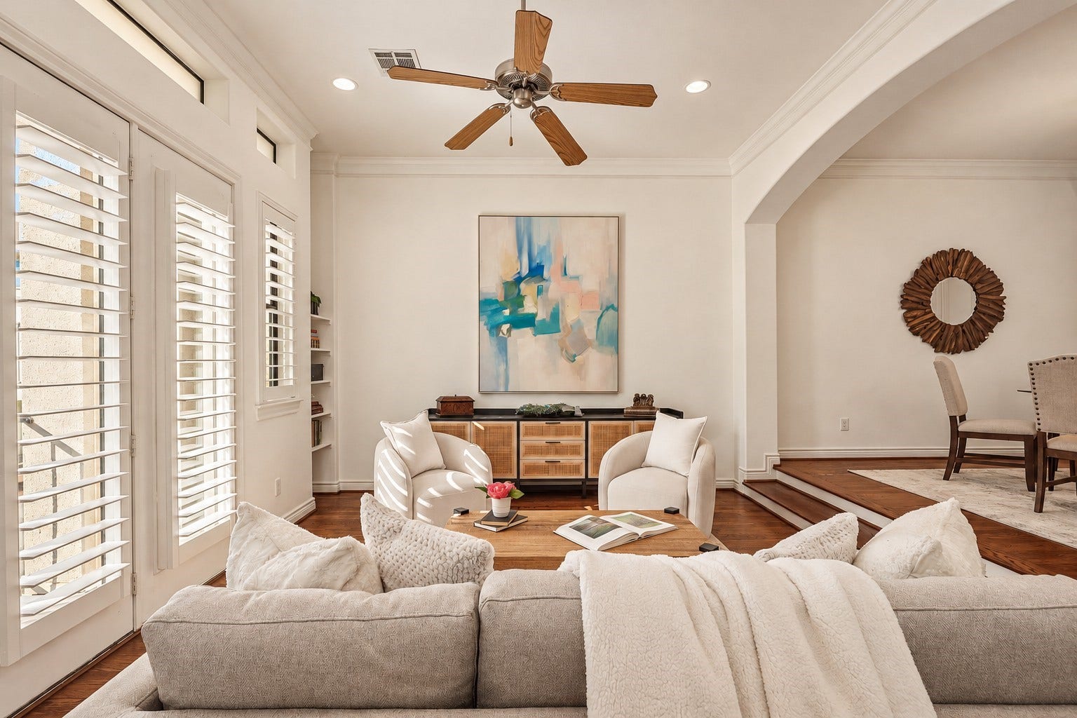 1102 Sherwood Run, Houston, TX 77043