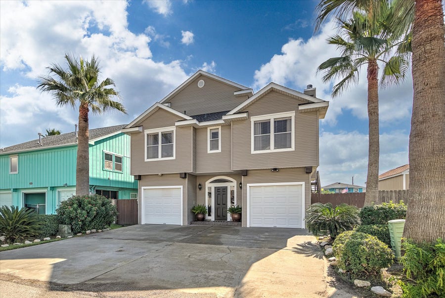 Property photo for 1095 Redfish Street, Bayou Vista, TX