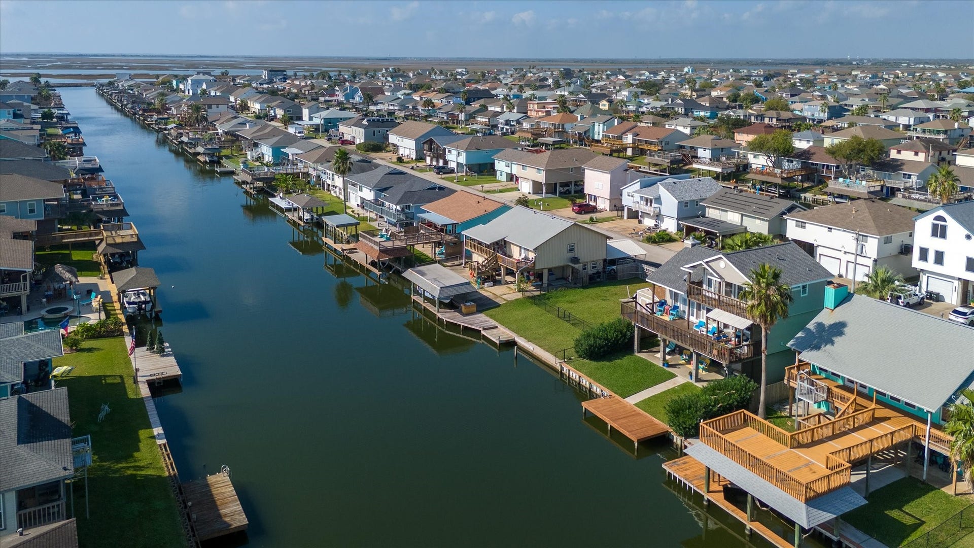 1095 Redfish Street, Bayou Vista, TX 77563 1095 Redfish Street, Bayou Vista, TX 77563