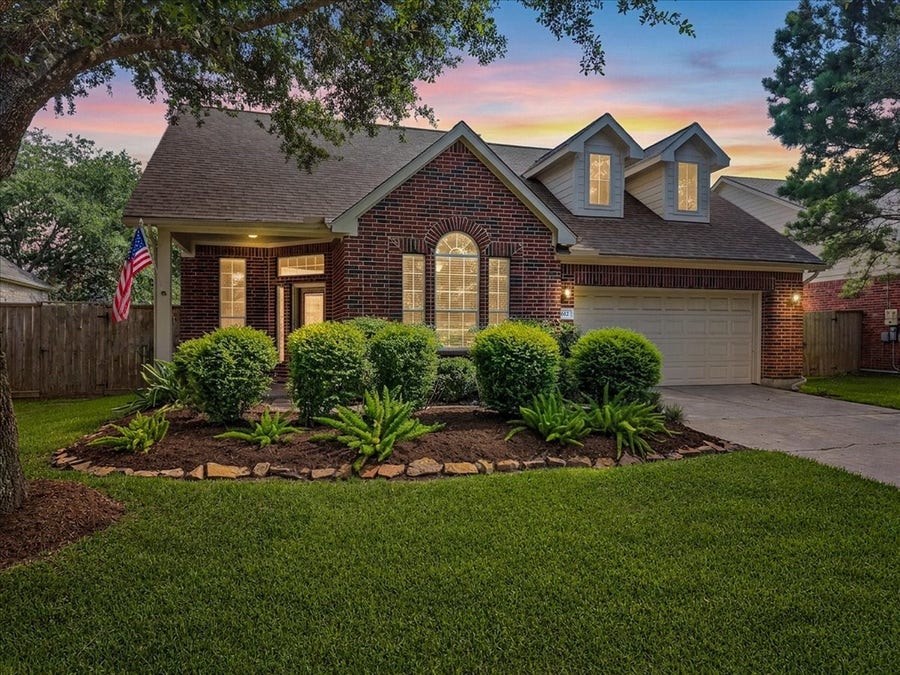 Property photo for 1612 S Lago Vista Drive, Pearland, TX