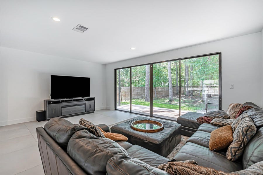 Property photo for 1601 Beech Drive, Conroe, TX