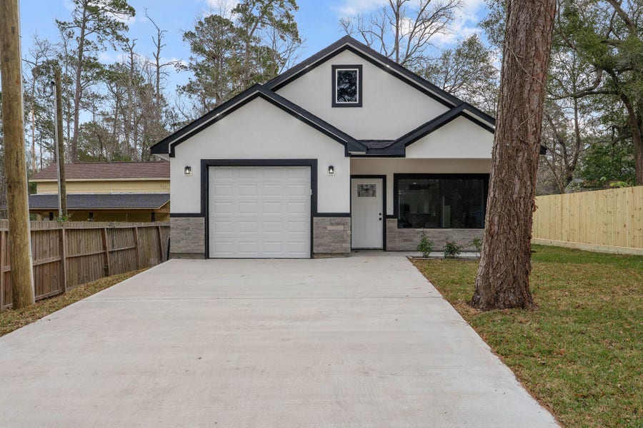 Property photo for 15090 Austin Road, Willis, TX
