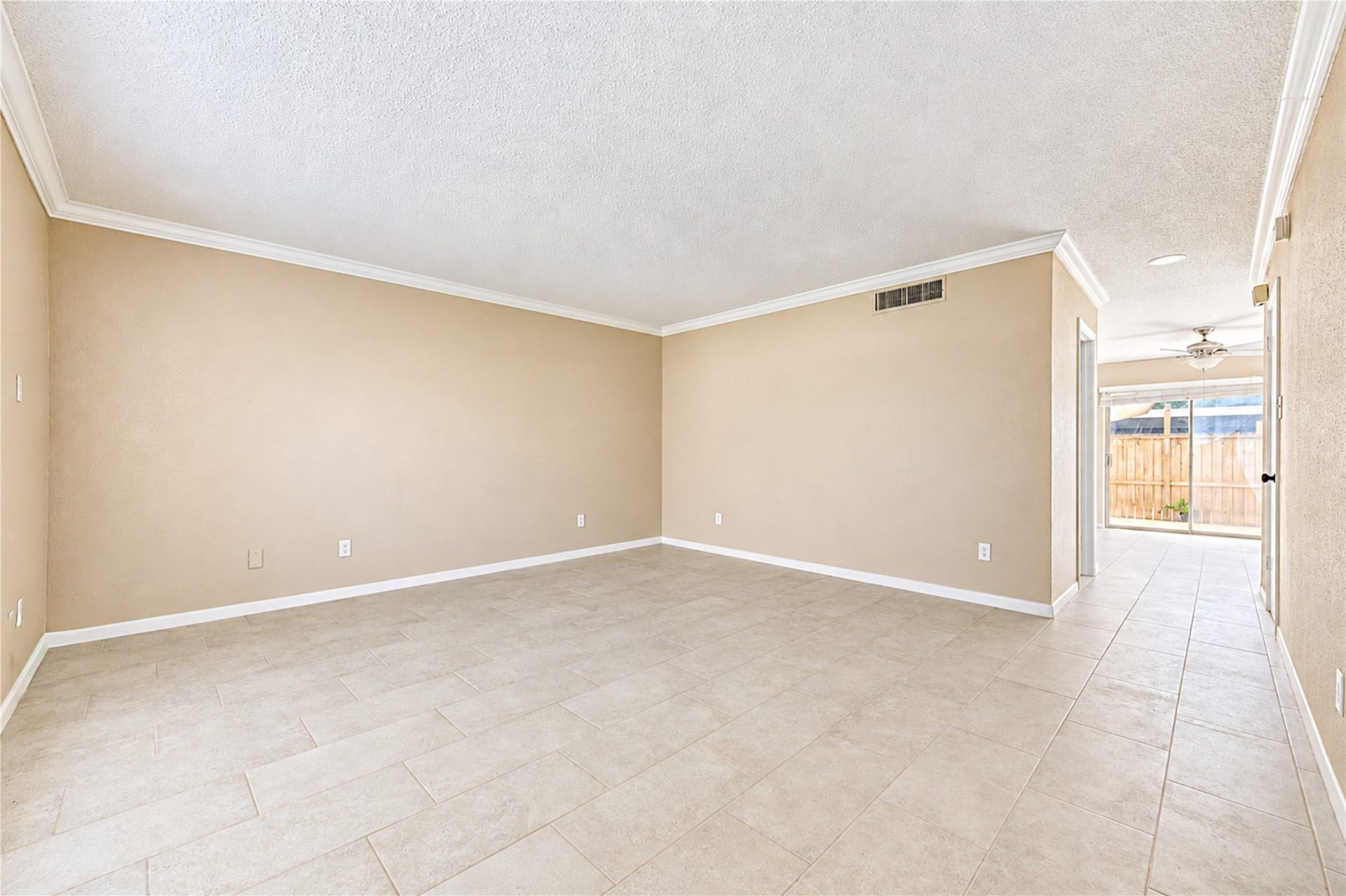 9265 Westwood Village Drive, #49, Houston, TX 77036 Plenty of space in the living room for your furniture