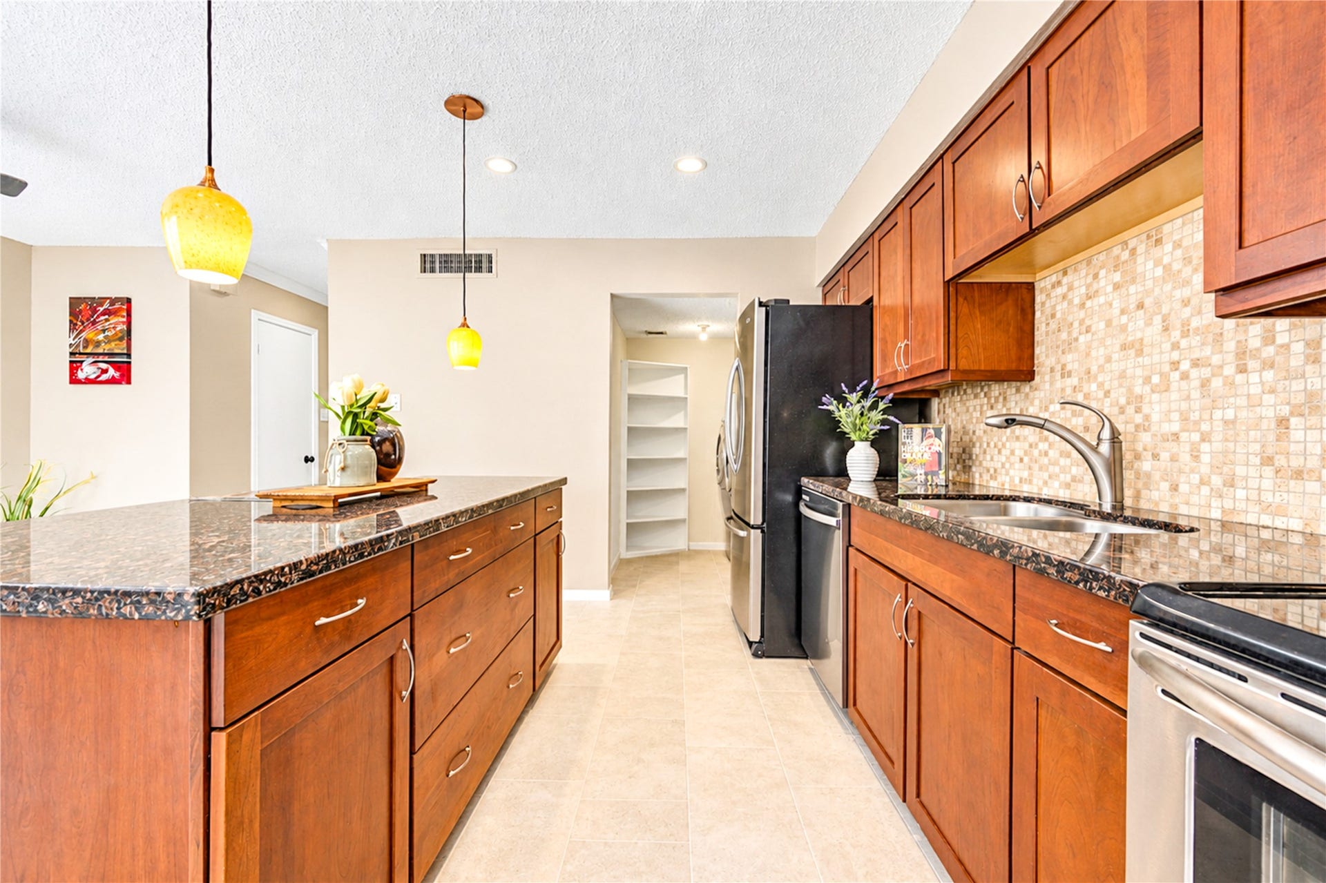 9265 Westwood Village Drive, #49, Houston, TX 77036 The chef in your family will enjoy cooking in this kitchen