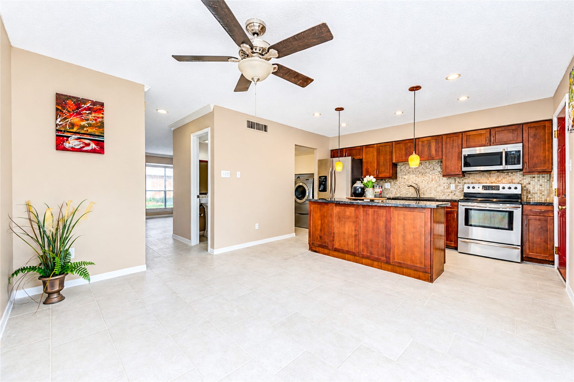 9265 Westwood Village Drive, #49, Houston, TX 77036 Fabulous open floor plan