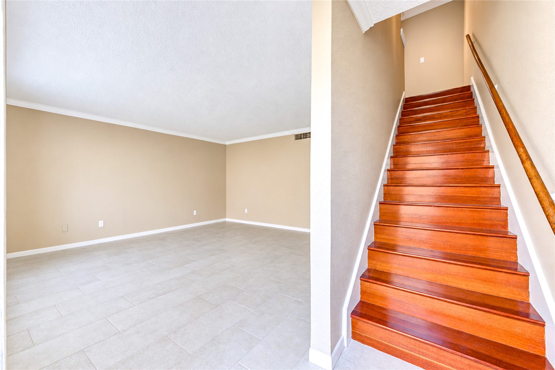 9265 Westwood Village Drive, #49, Houston, TX 77036 View from the front entry