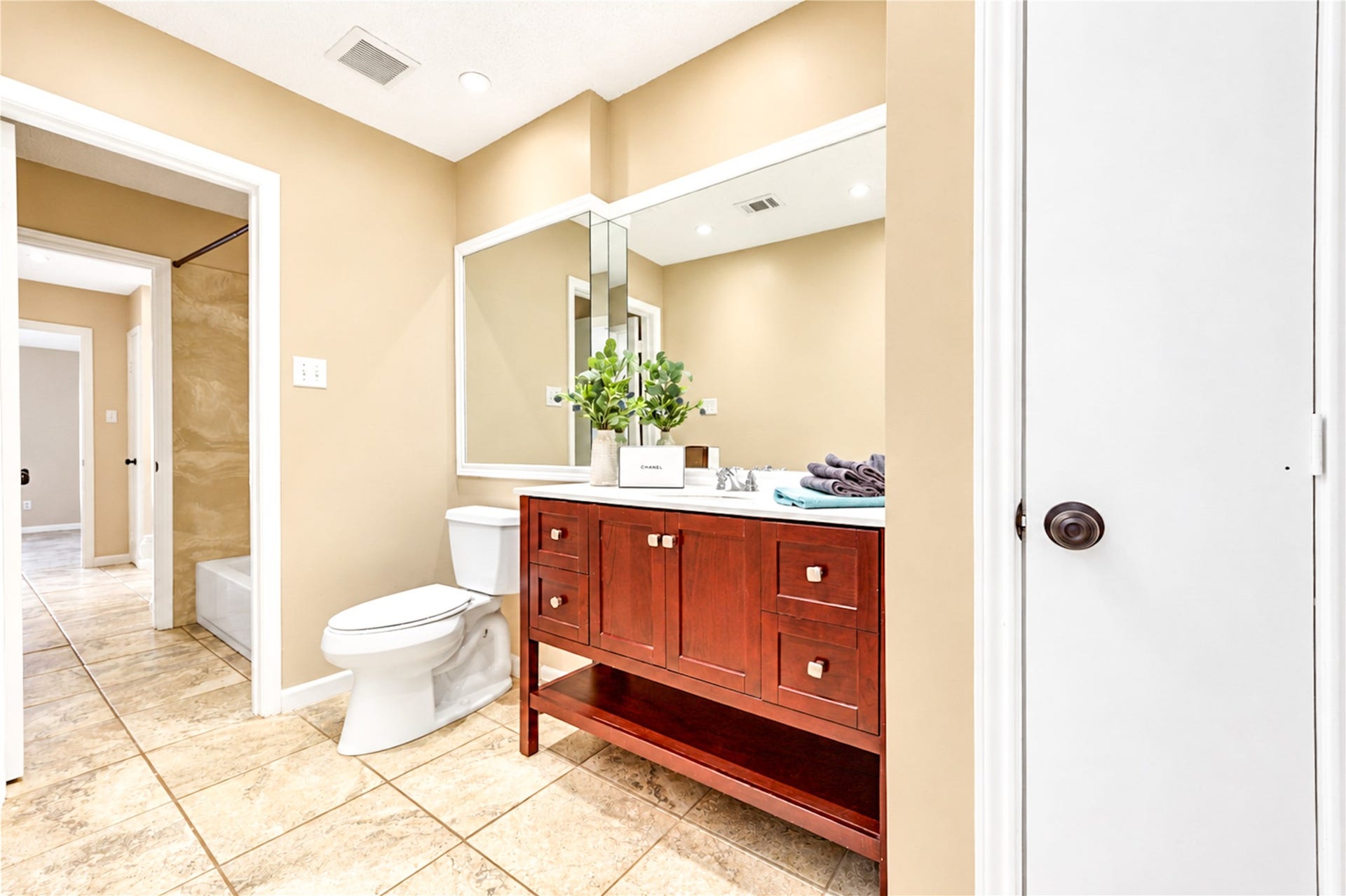 9265 Westwood Village Drive, #49, Houston, TX 77036 Second bedroom private vanity