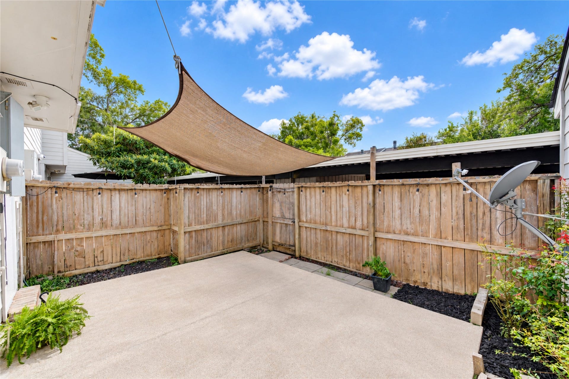 9265 Westwood Village Drive, #49, Houston, TX 77036 Fully fenced