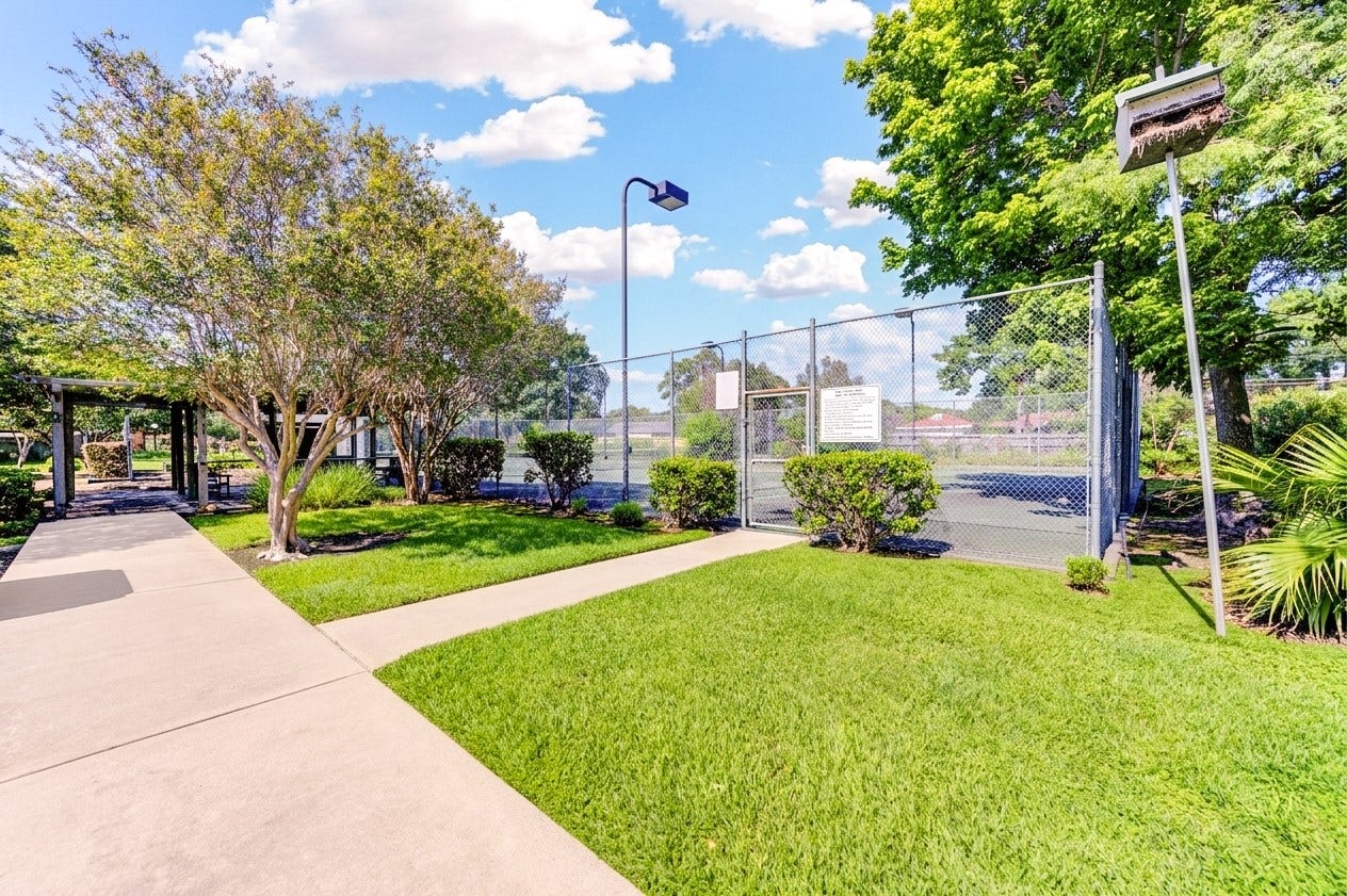 9265 Westwood Village Drive, #49, Houston, TX 77036 Tennis area and parking