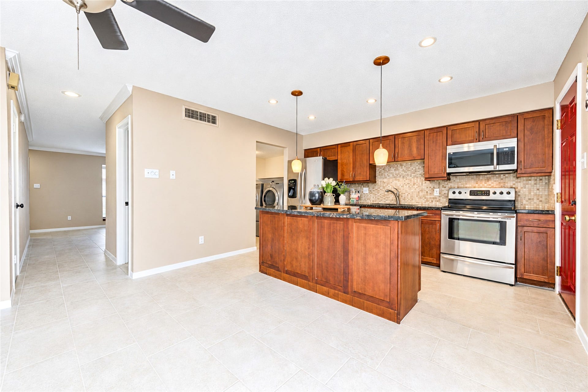 9265 Westwood Village Drive, #49, Houston, TX 77036 Fantastic open space for friends and family