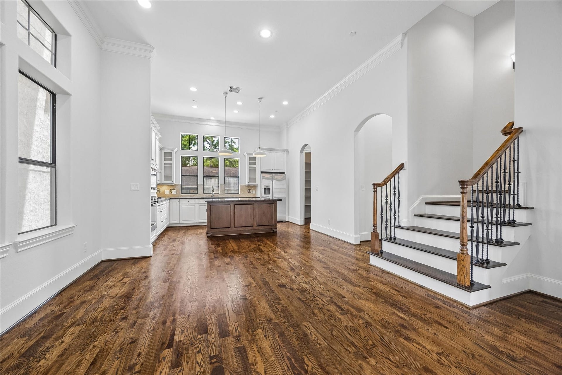 911 Queen Annes Road, Houston, TX 77024 911 Queen Annes Road, Houston, TX 77024