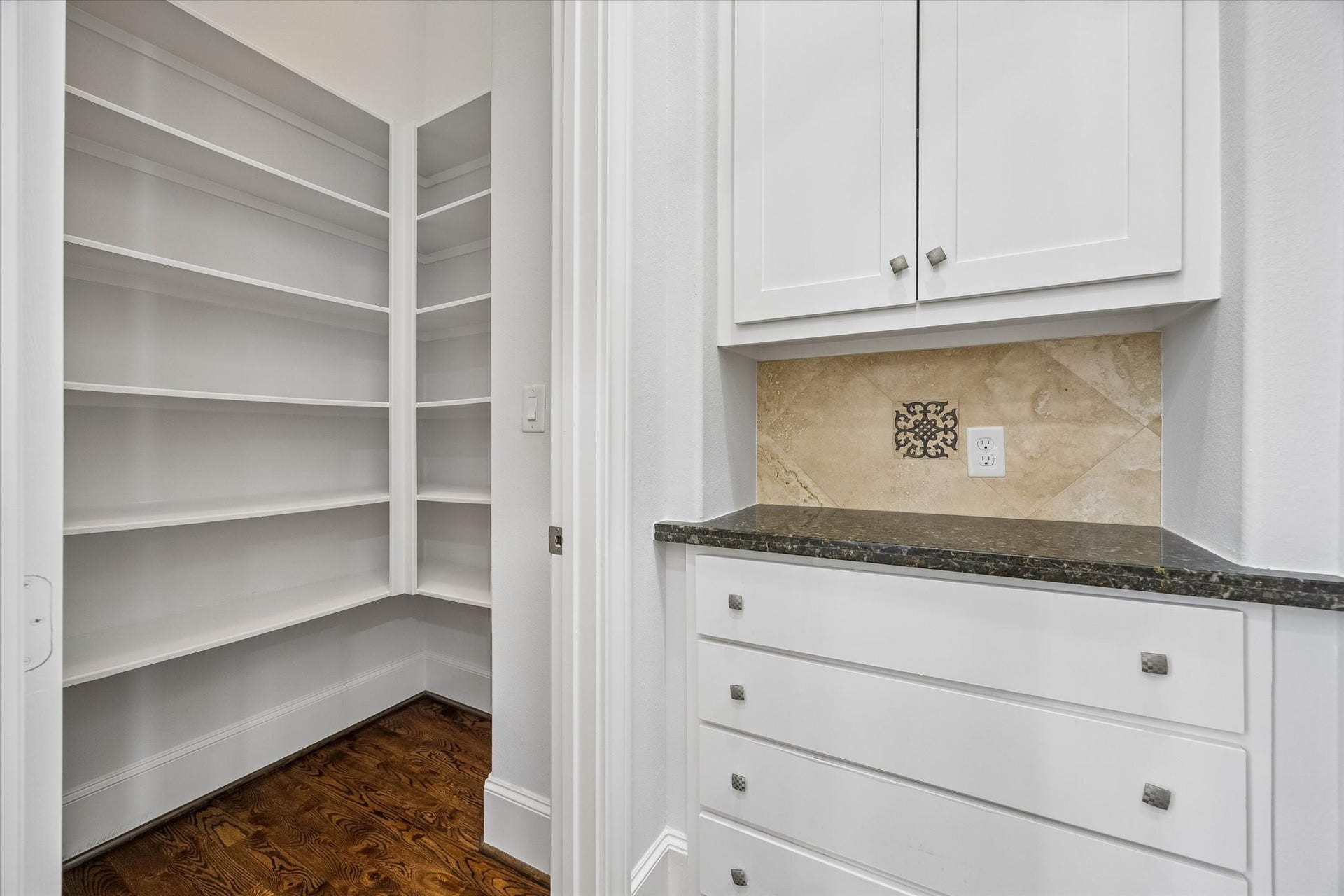 911 Queen Annes Road, Houston, TX 77024 Beautiful buffet and large walk-in pantry, just off the kitchen.