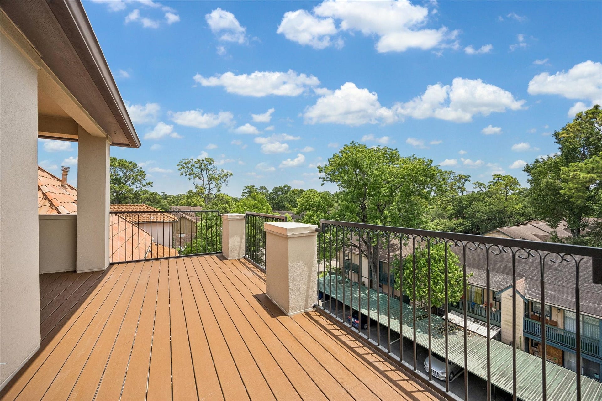 911 Queen Annes Road, Houston, TX 77024 911 Queen Annes Road, Houston, TX 77024