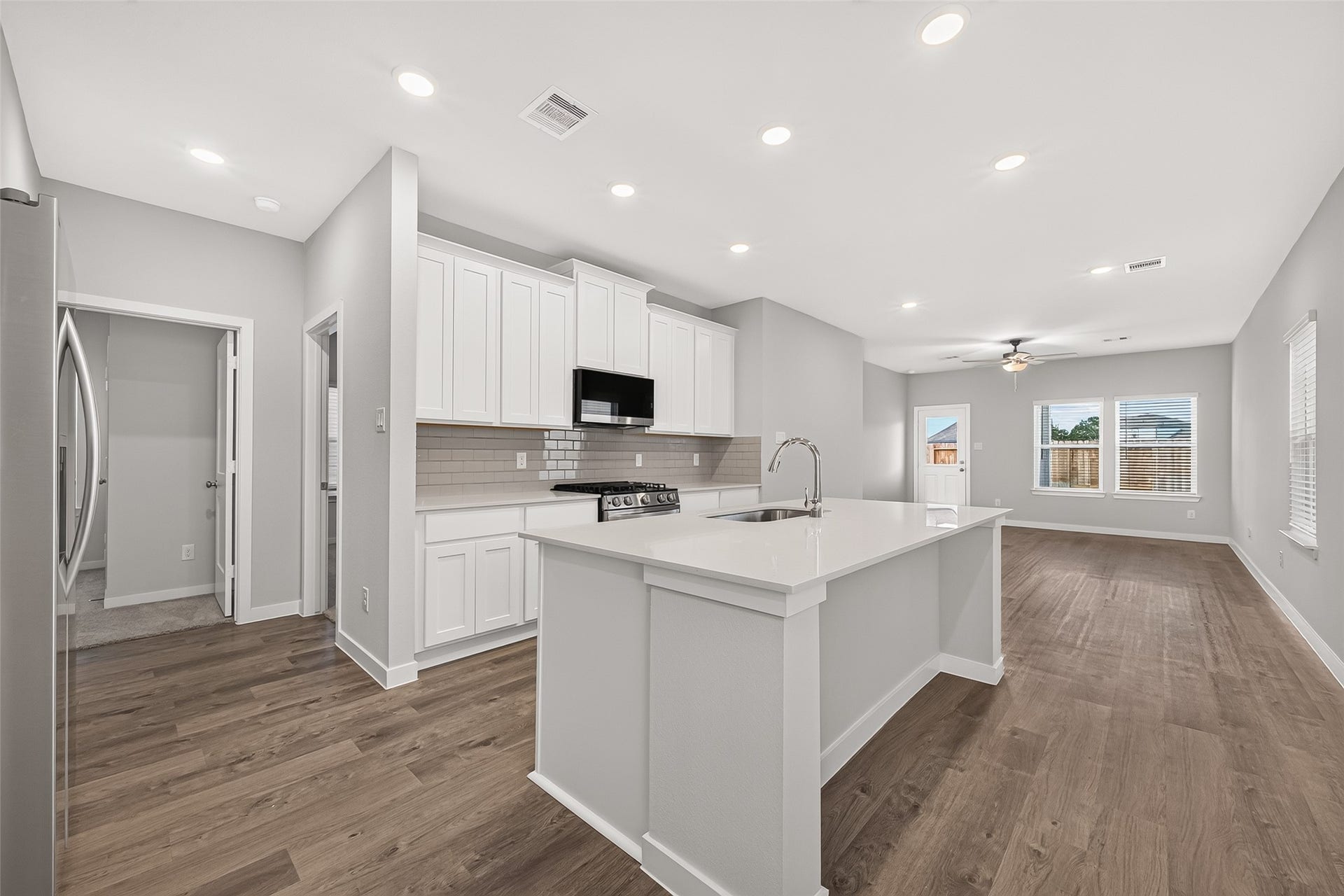 4042 Bay Court, Brookshire, TX 77423