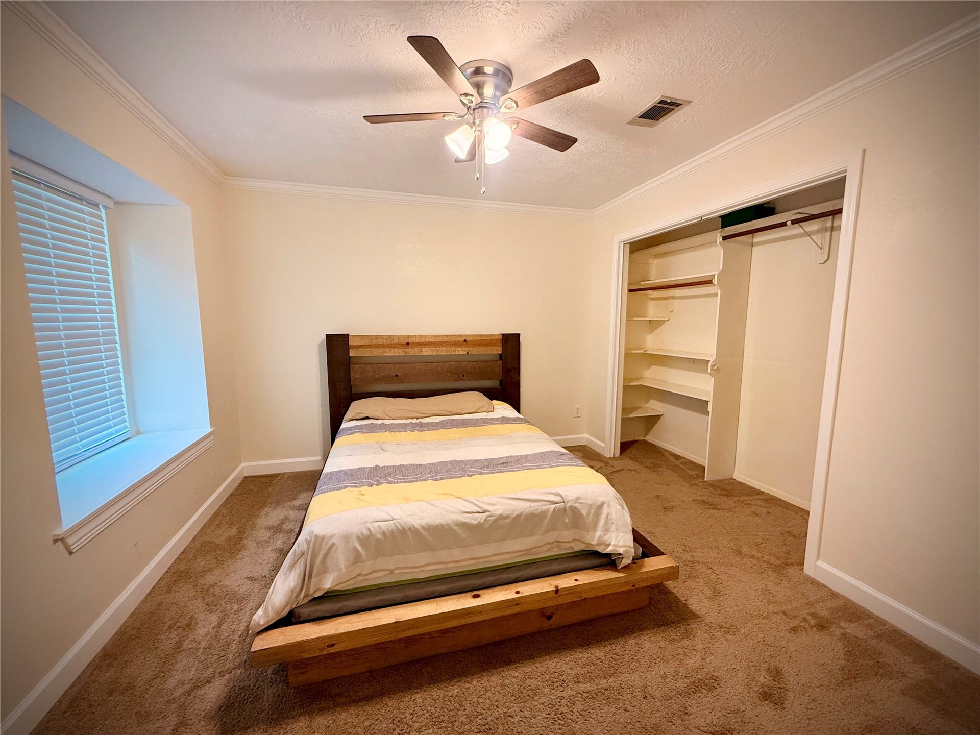 1309 Piney Woods Drive, Friendswood, TX 77546 Bedroom