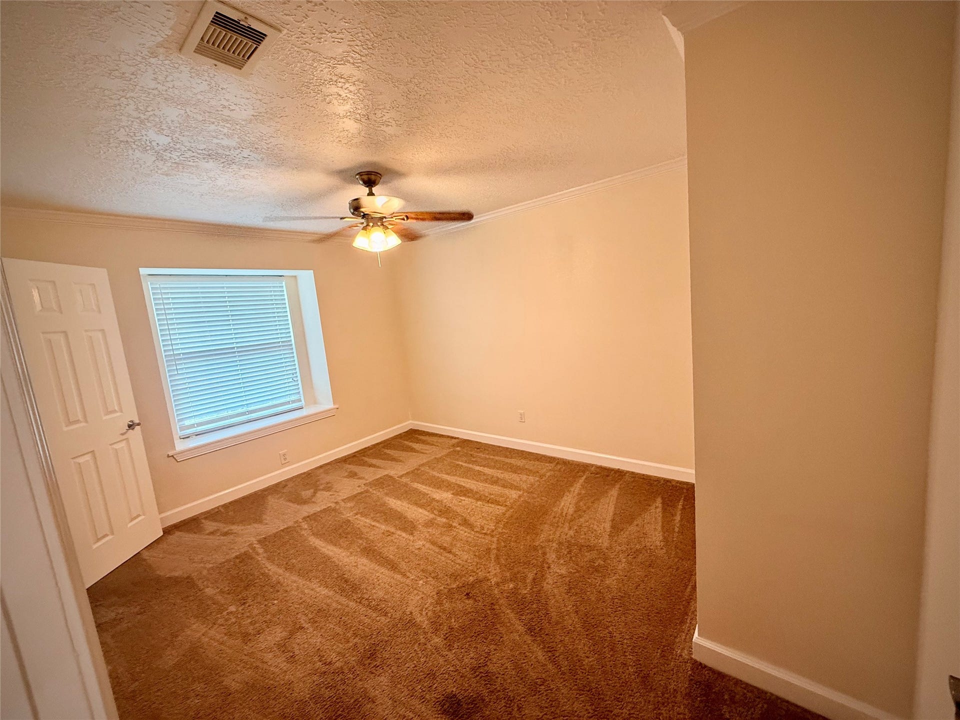 1309 Piney Woods Drive, Friendswood, TX 77546 Bedroom