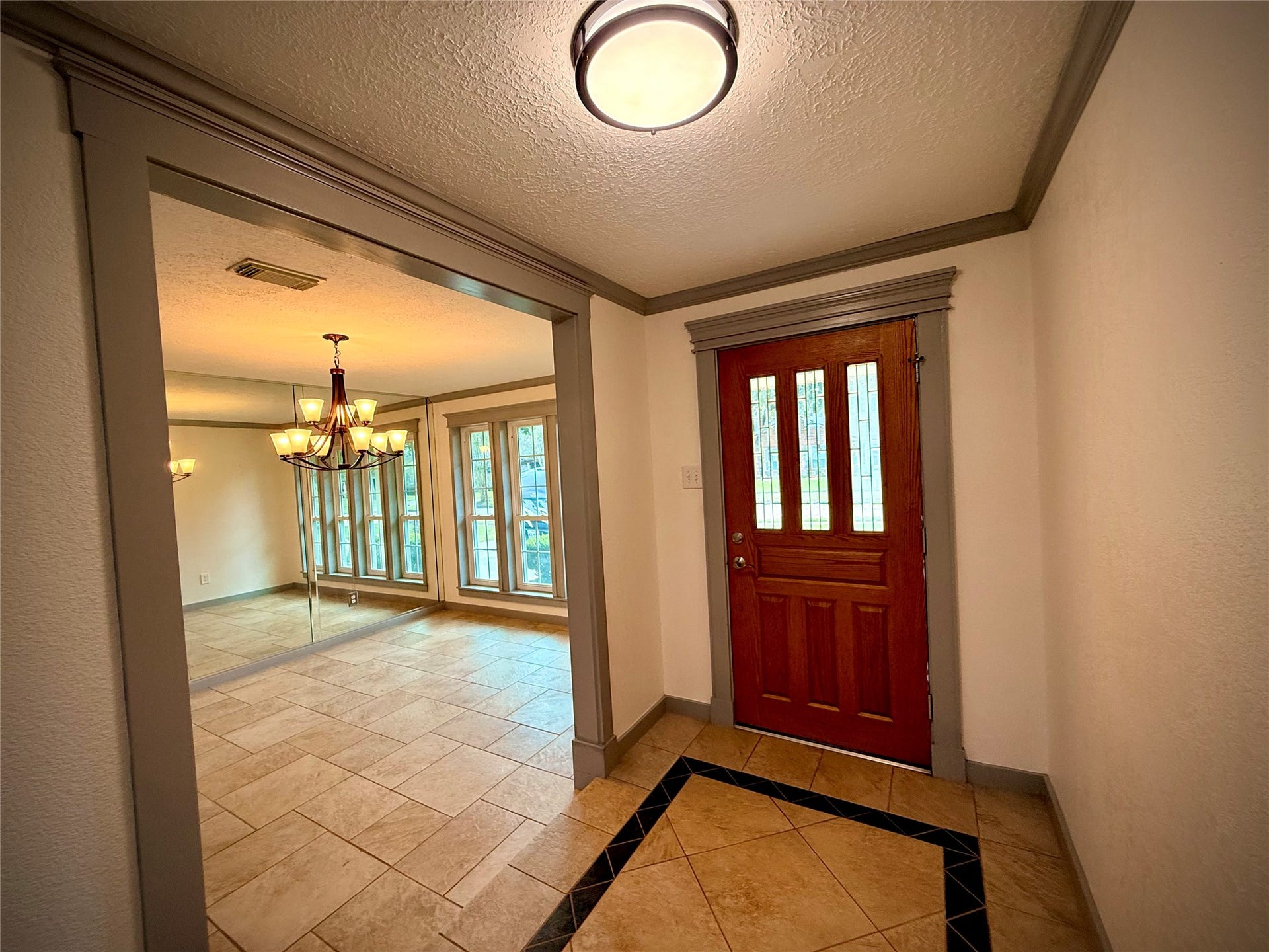 1309 Piney Woods Drive, Friendswood, TX 77546 Entryway