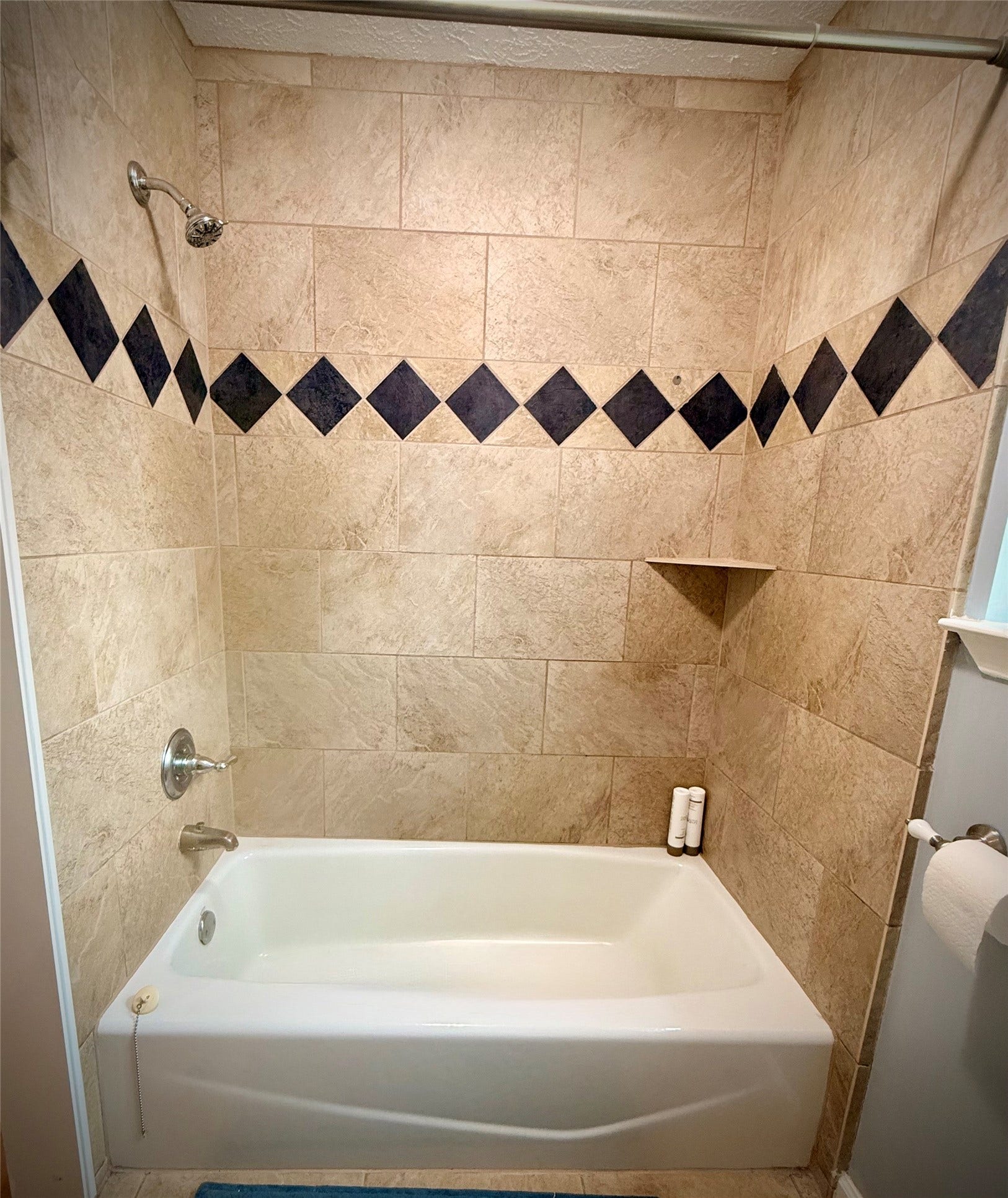 1309 Piney Woods Drive, Friendswood, TX 77546 Guest Bath