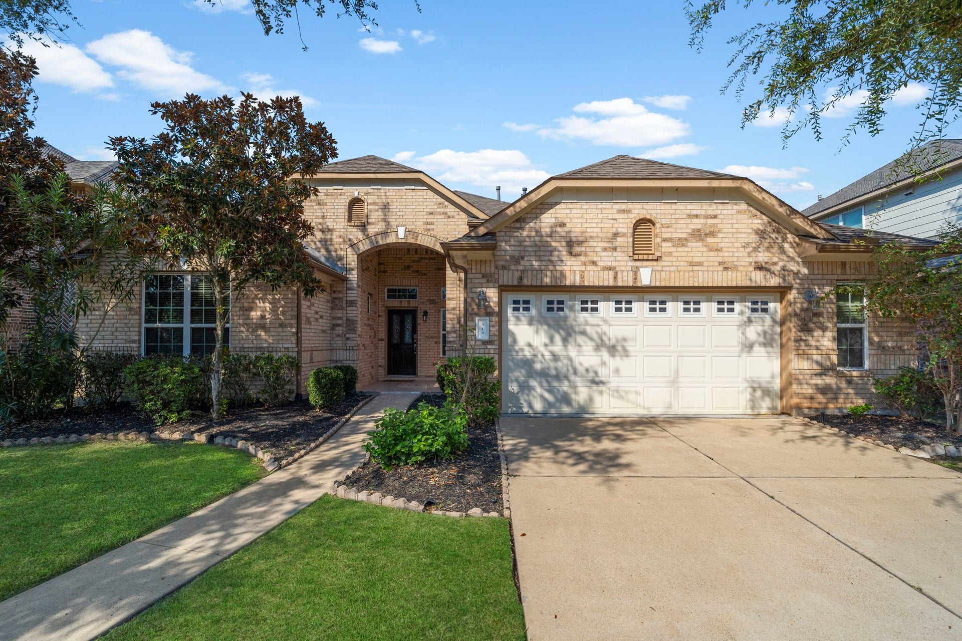 314 Trillium Drive, Sugar Land, TX 77479 Don't miss out schedule your private showing today!