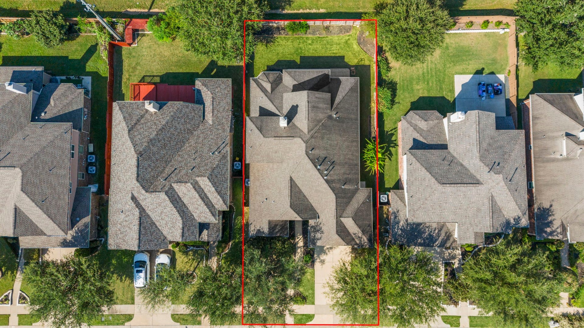 314 Trillium Drive, Sugar Land, TX 77479 Great location on a quiet street just minutes from Alt 90, Highway 6, and US-59, this home offers quick access to major thoroughfares and is zoned to highly acclaimed schools, including top-ranked Clements High School.