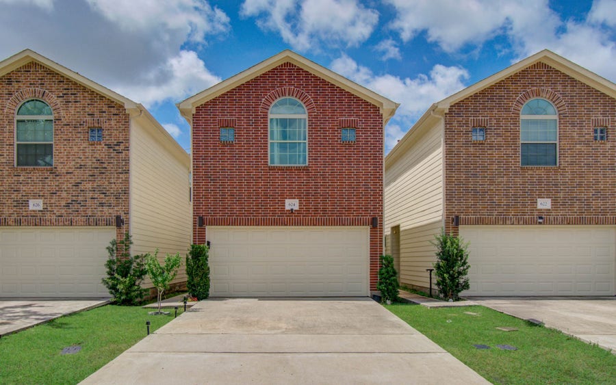 Property photo for 624 E 39th Street, Houston, TX