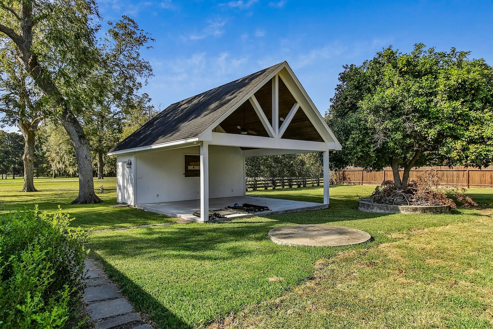 5511 Greentree Drive Drive, Sugar Land, TX 77479 5511 Greentree Drive Drive, Sugar Land, TX 77479