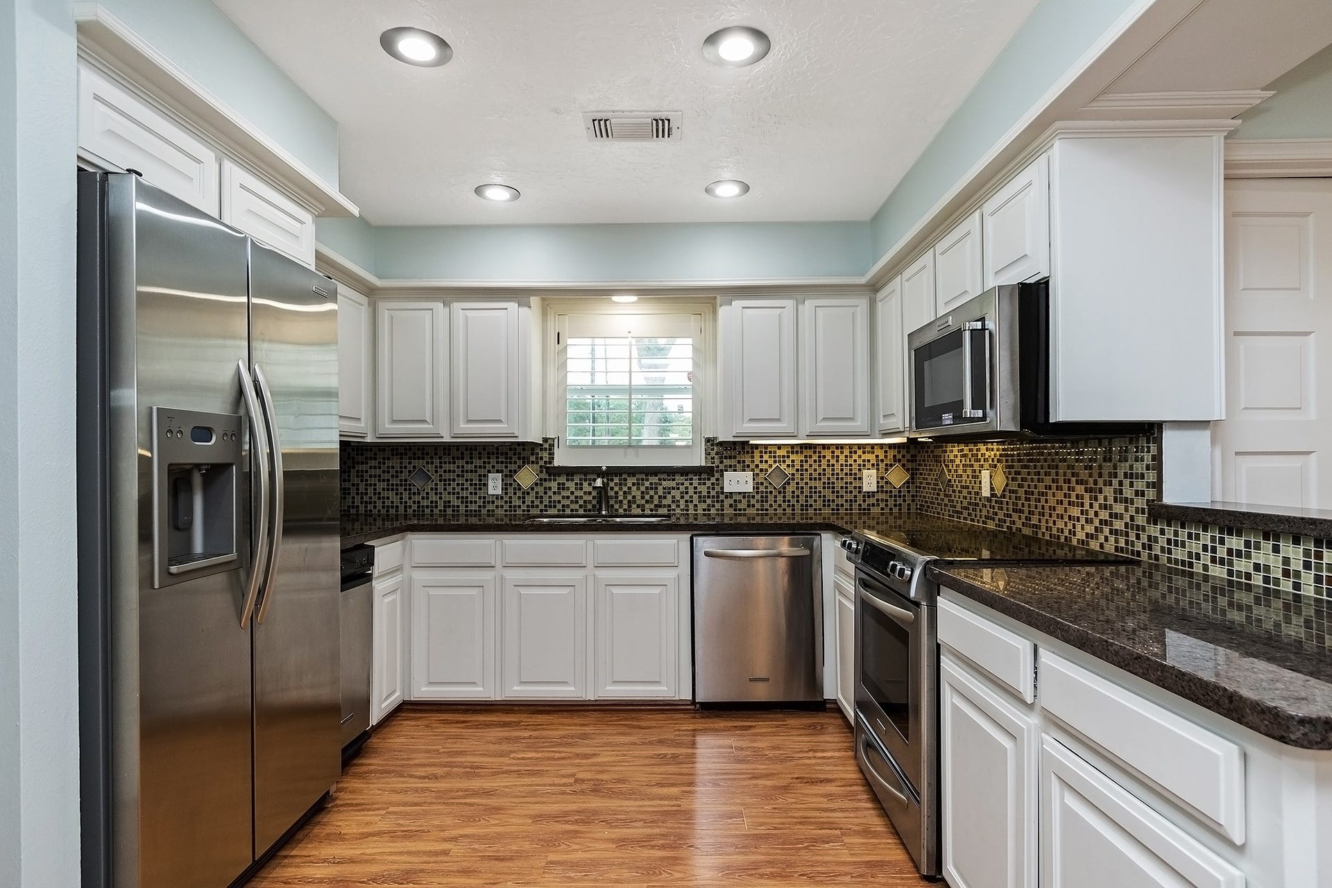 5511 Greentree Drive Drive, Sugar Land, TX 77479 5511 Greentree Drive Drive, Sugar Land, TX 77479