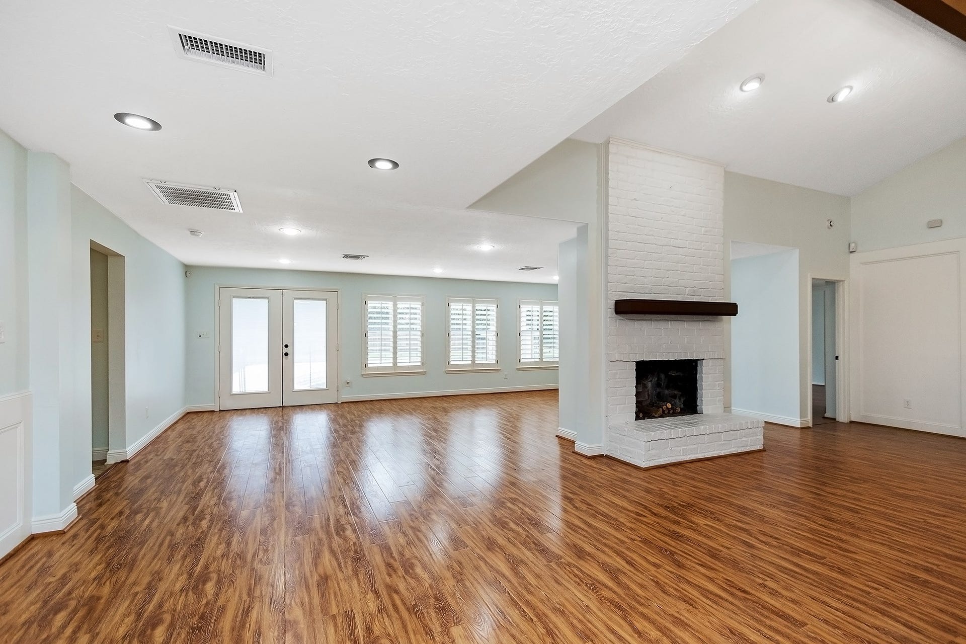 5511 Greentree Drive Drive, Sugar Land, TX 77479 5511 Greentree Drive Drive, Sugar Land, TX 77479