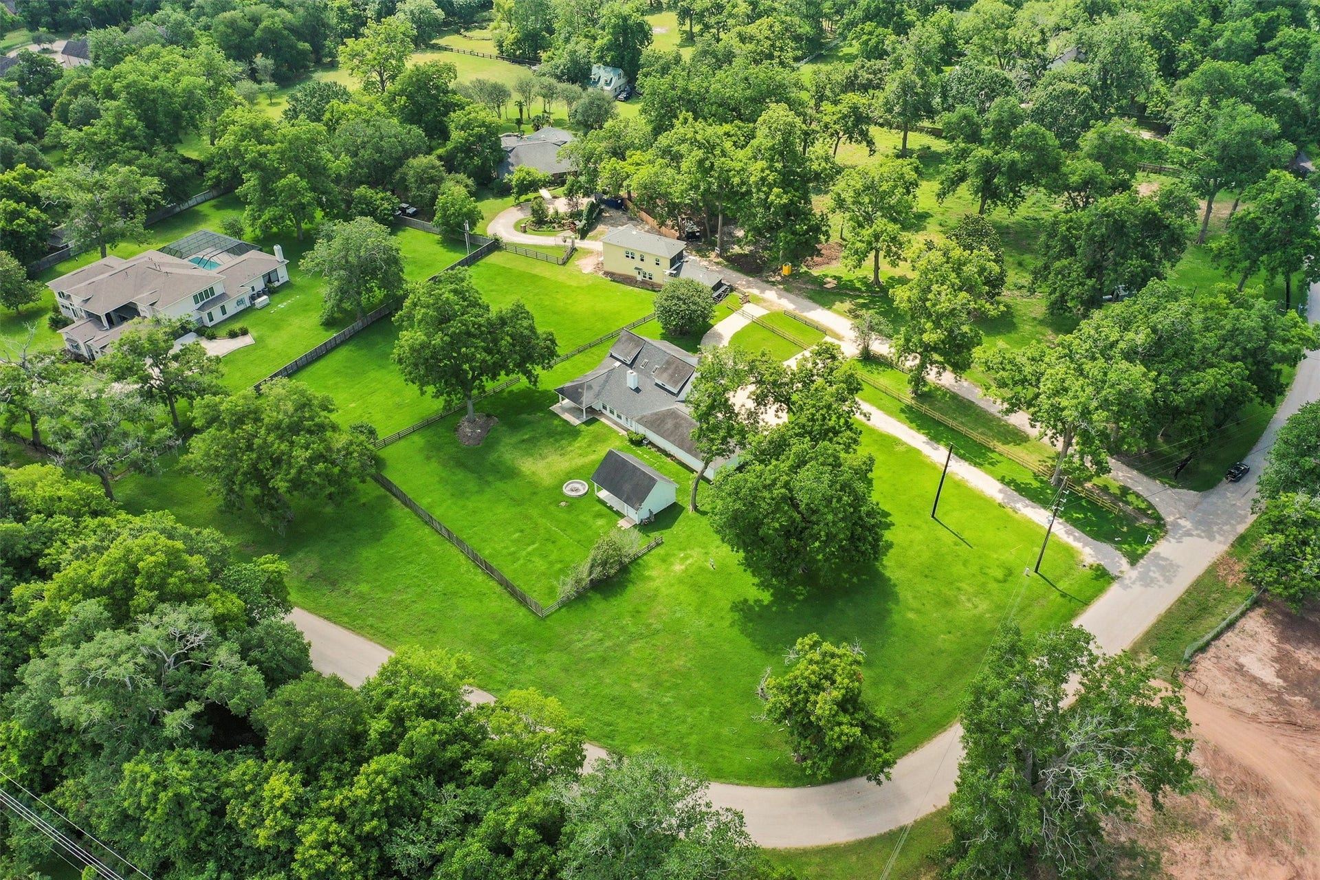 5511 Greentree Drive Drive, Sugar Land, TX 77479 5511 Greentree Drive Drive, Sugar Land, TX 77479