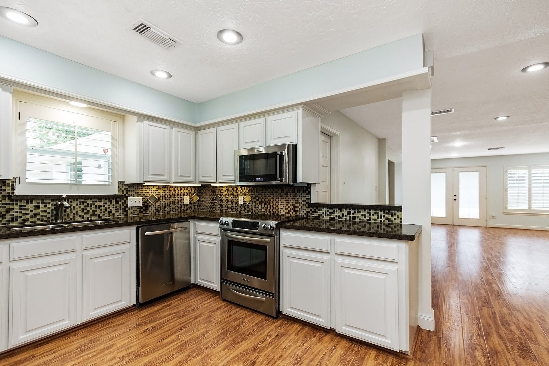 5511 Greentree Drive Drive, Sugar Land, TX 77479 5511 Greentree Drive Drive, Sugar Land, TX 77479