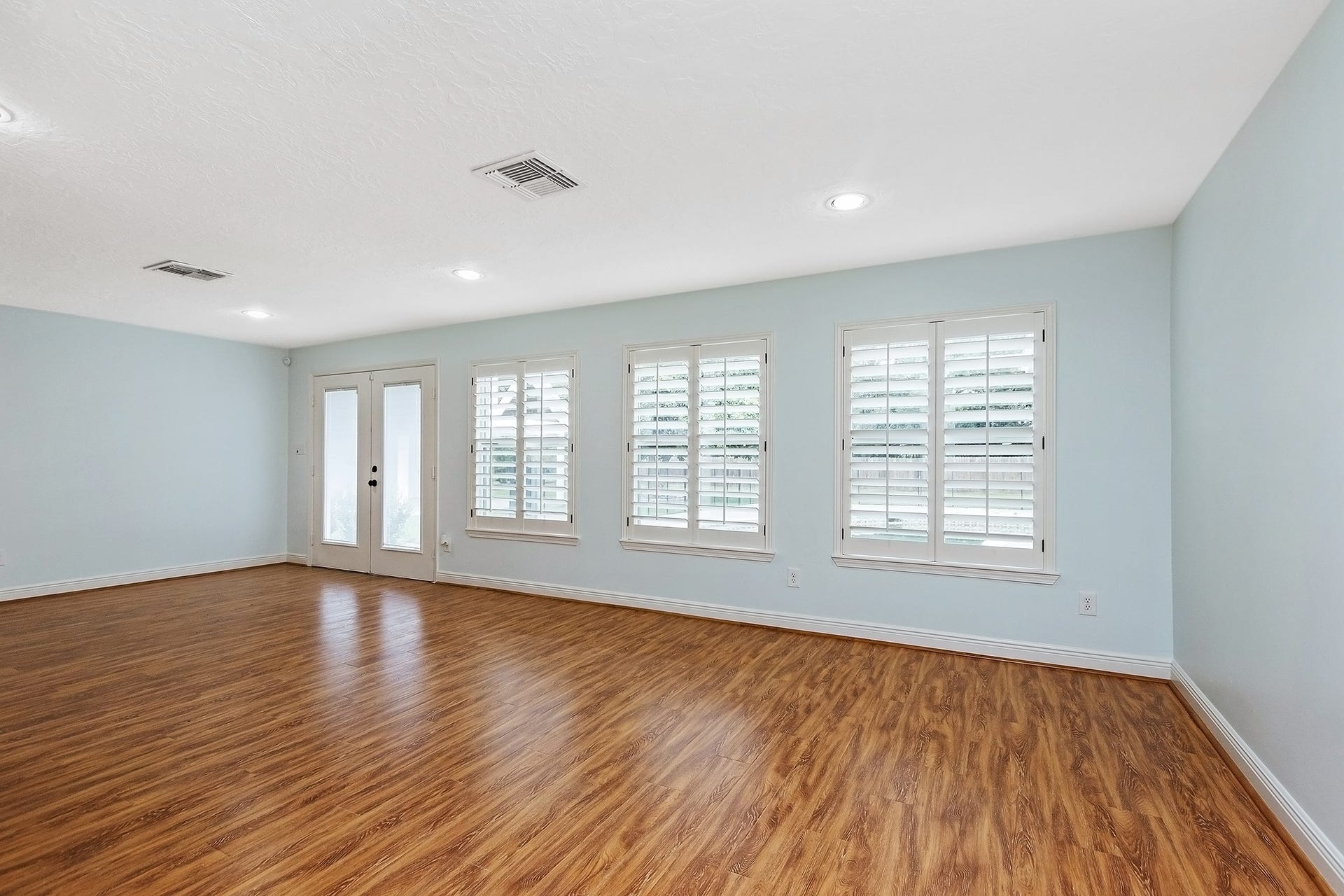5511 Greentree Drive Drive, Sugar Land, TX 77479 5511 Greentree Drive Drive, Sugar Land, TX 77479