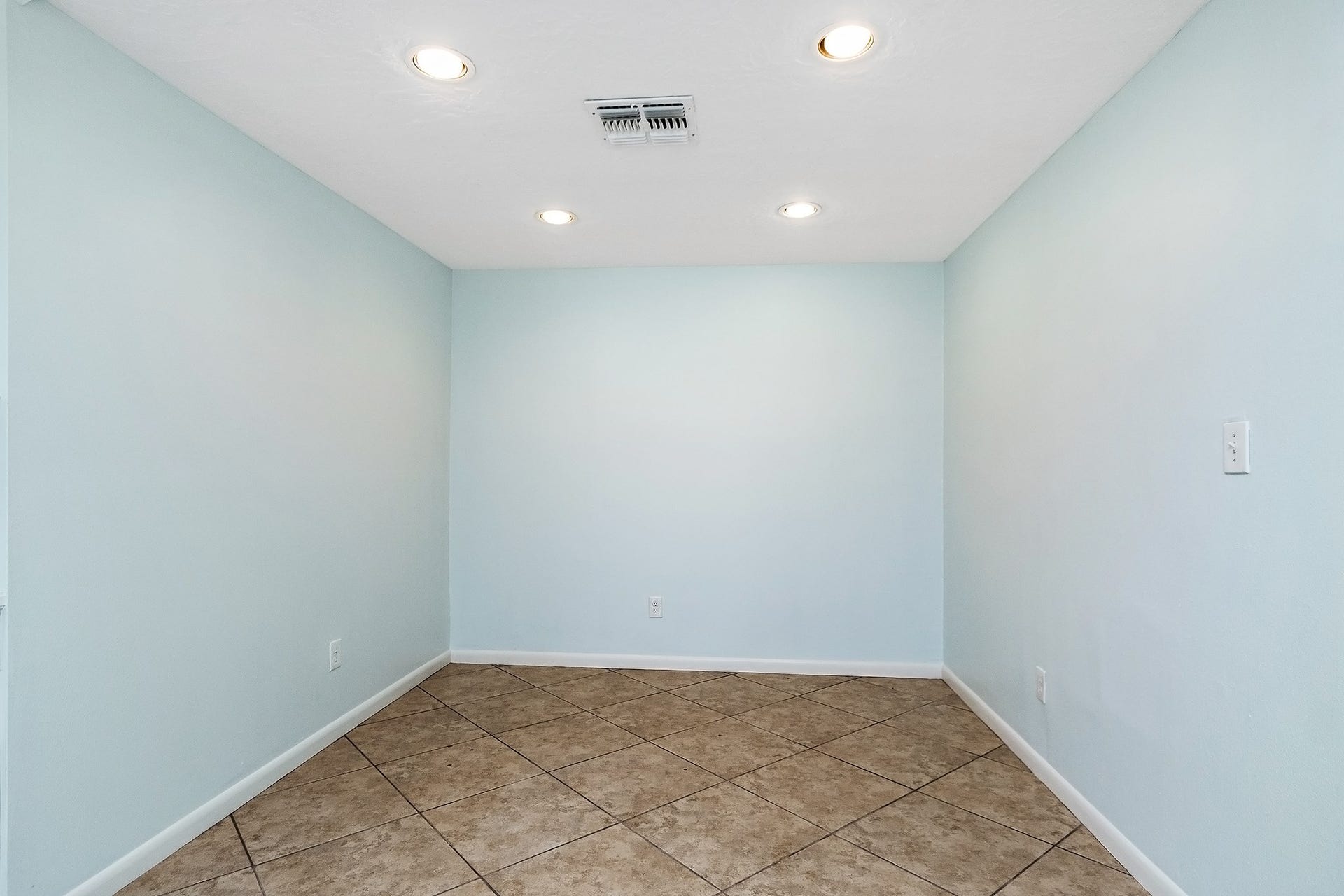 5511 Greentree Drive Drive, Sugar Land, TX 77479 5511 Greentree Drive Drive, Sugar Land, TX 77479