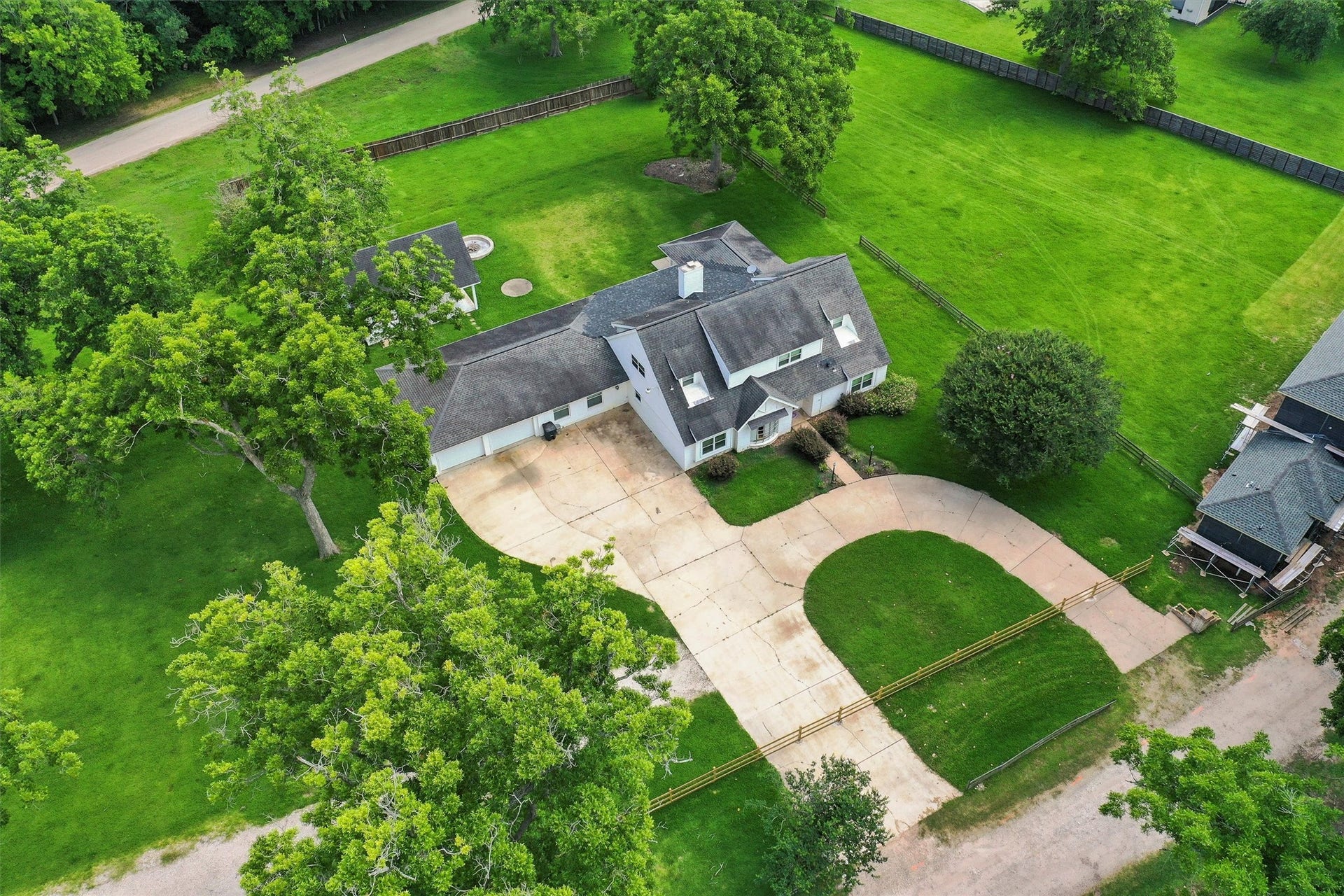 5511 Greentree Drive Drive, Sugar Land, TX 77479 5511 Greentree Drive Drive, Sugar Land, TX 77479