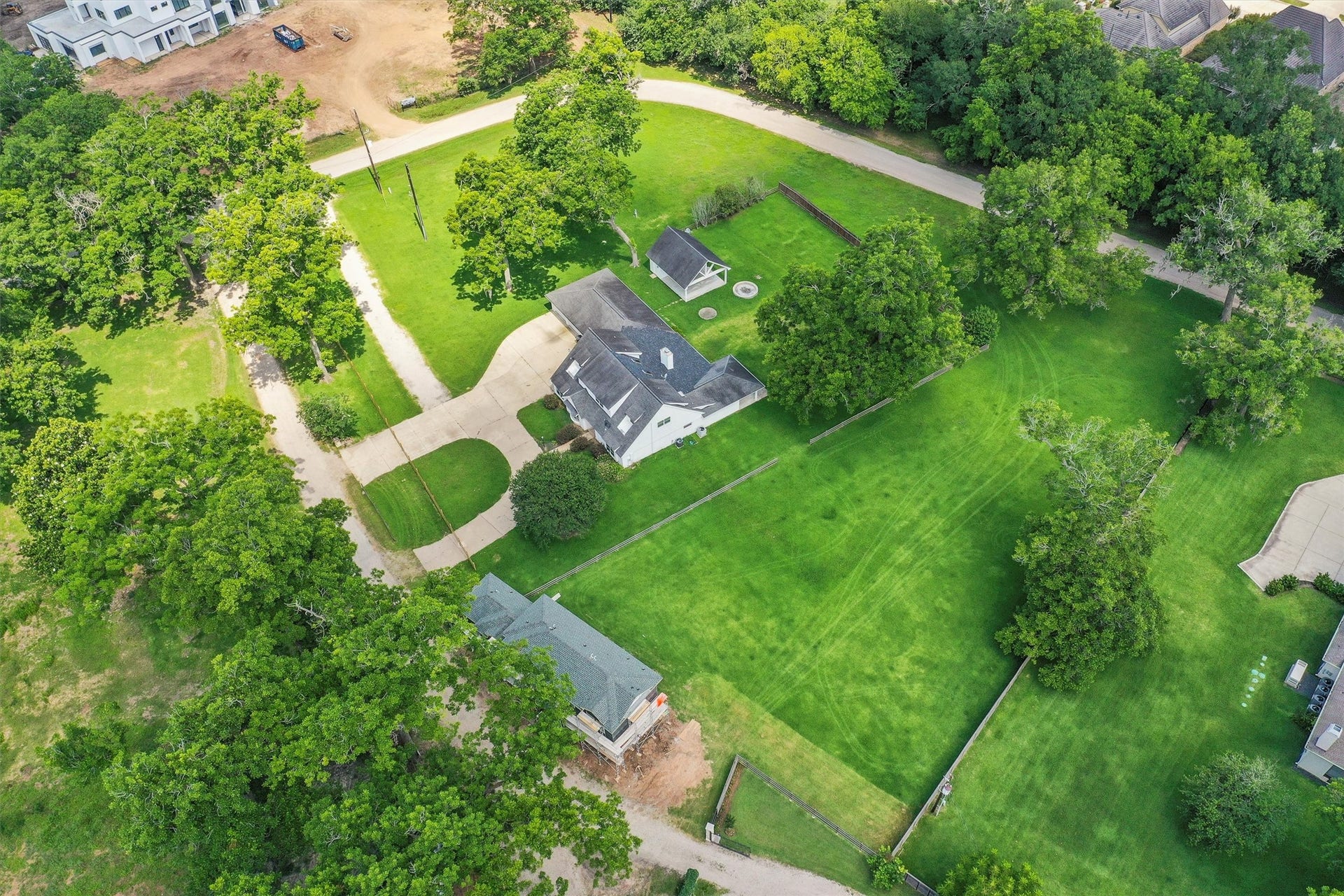 5511 Greentree Drive Drive, Sugar Land, TX 77479 5511 Greentree Drive Drive, Sugar Land, TX 77479