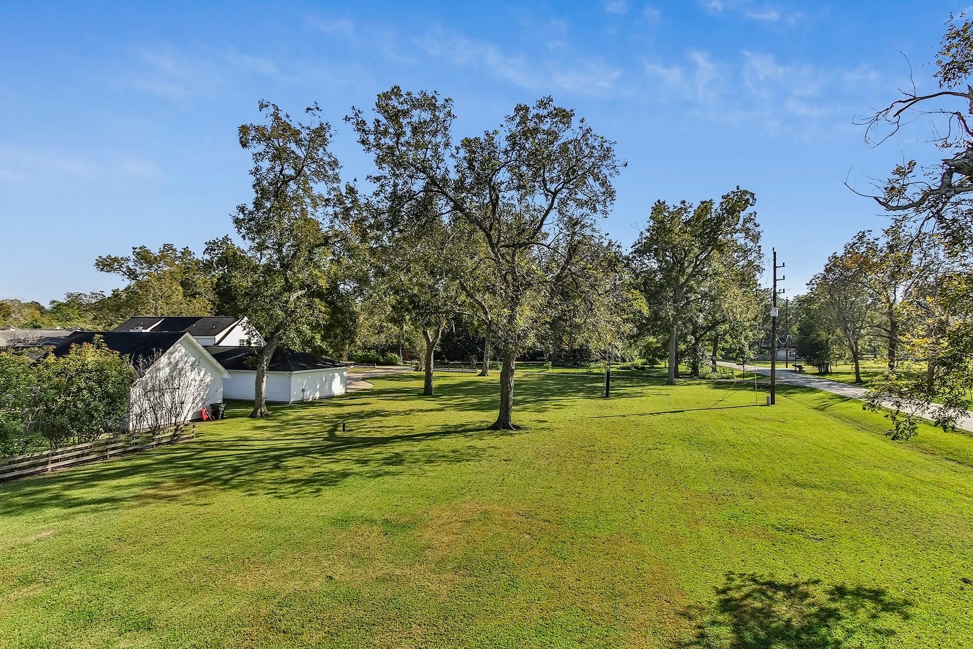 5511 Greentree Drive Drive, Sugar Land, TX 77479 5511 Greentree Drive Drive, Sugar Land, TX 77479