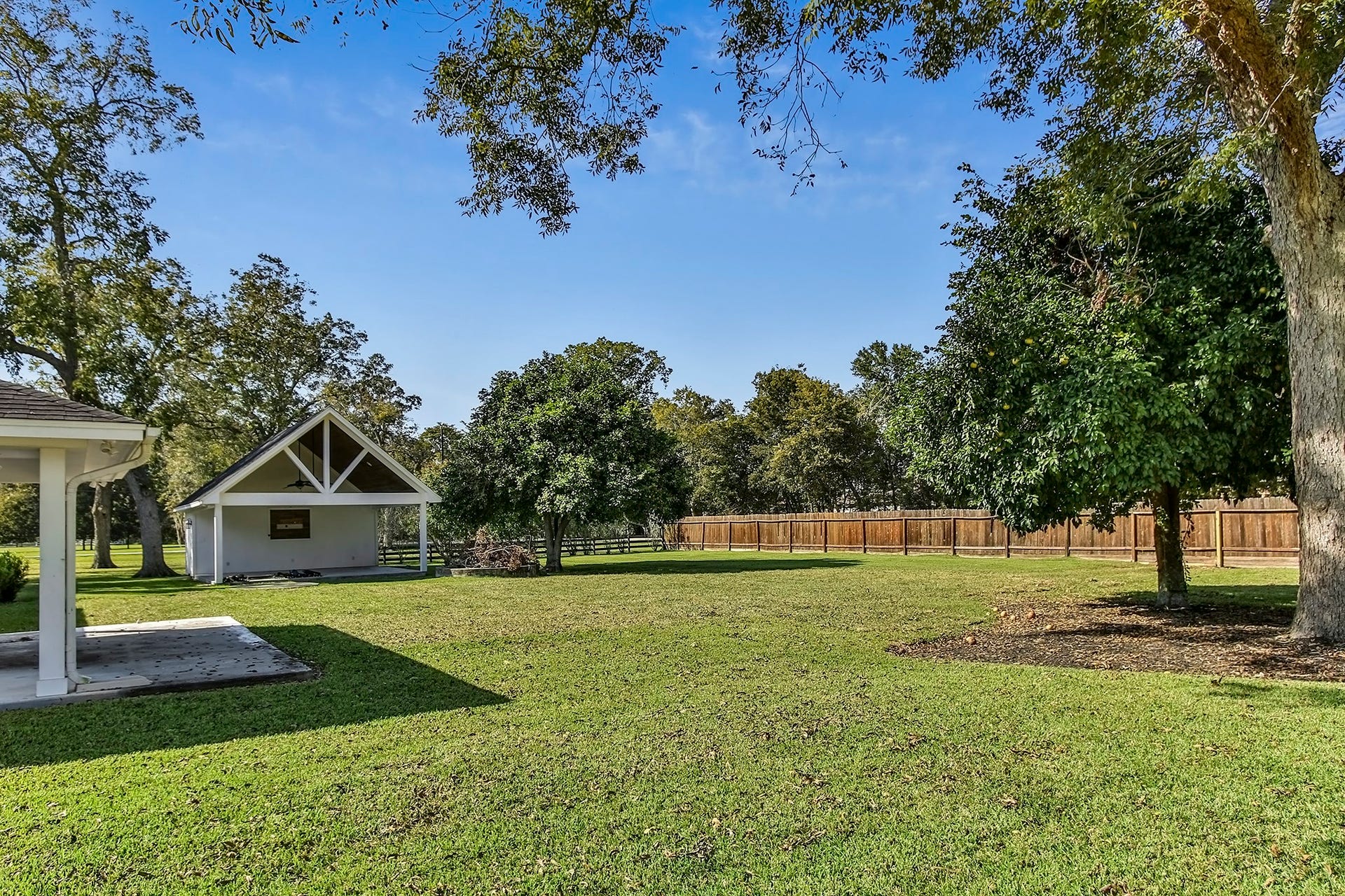 5511 Greentree Drive Drive, Sugar Land, TX 77479 5511 Greentree Drive Drive, Sugar Land, TX 77479