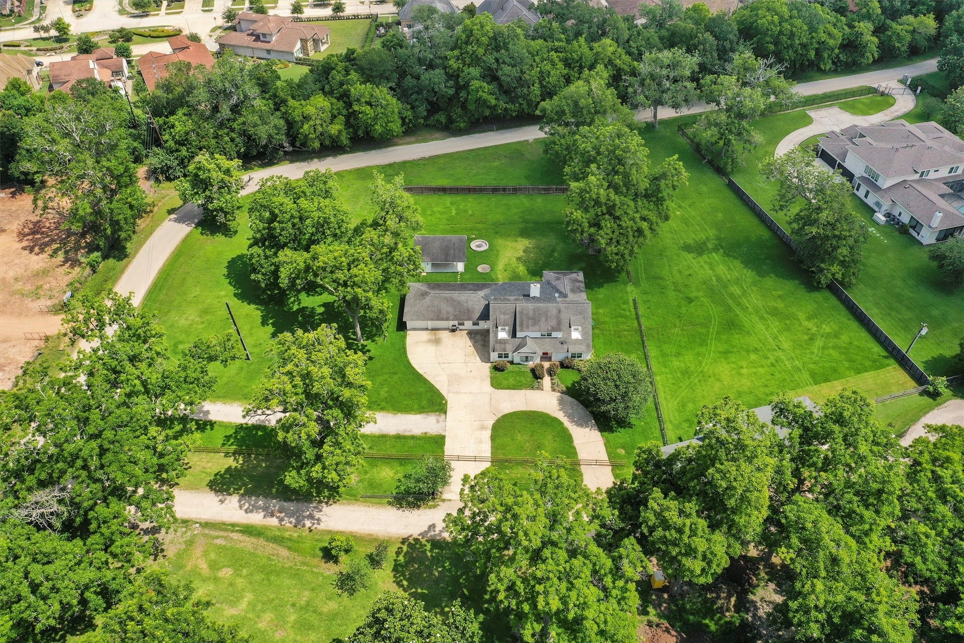 5511 Greentree Drive Drive, Sugar Land, TX 77479 5511 Greentree Drive Drive, Sugar Land, TX 77479