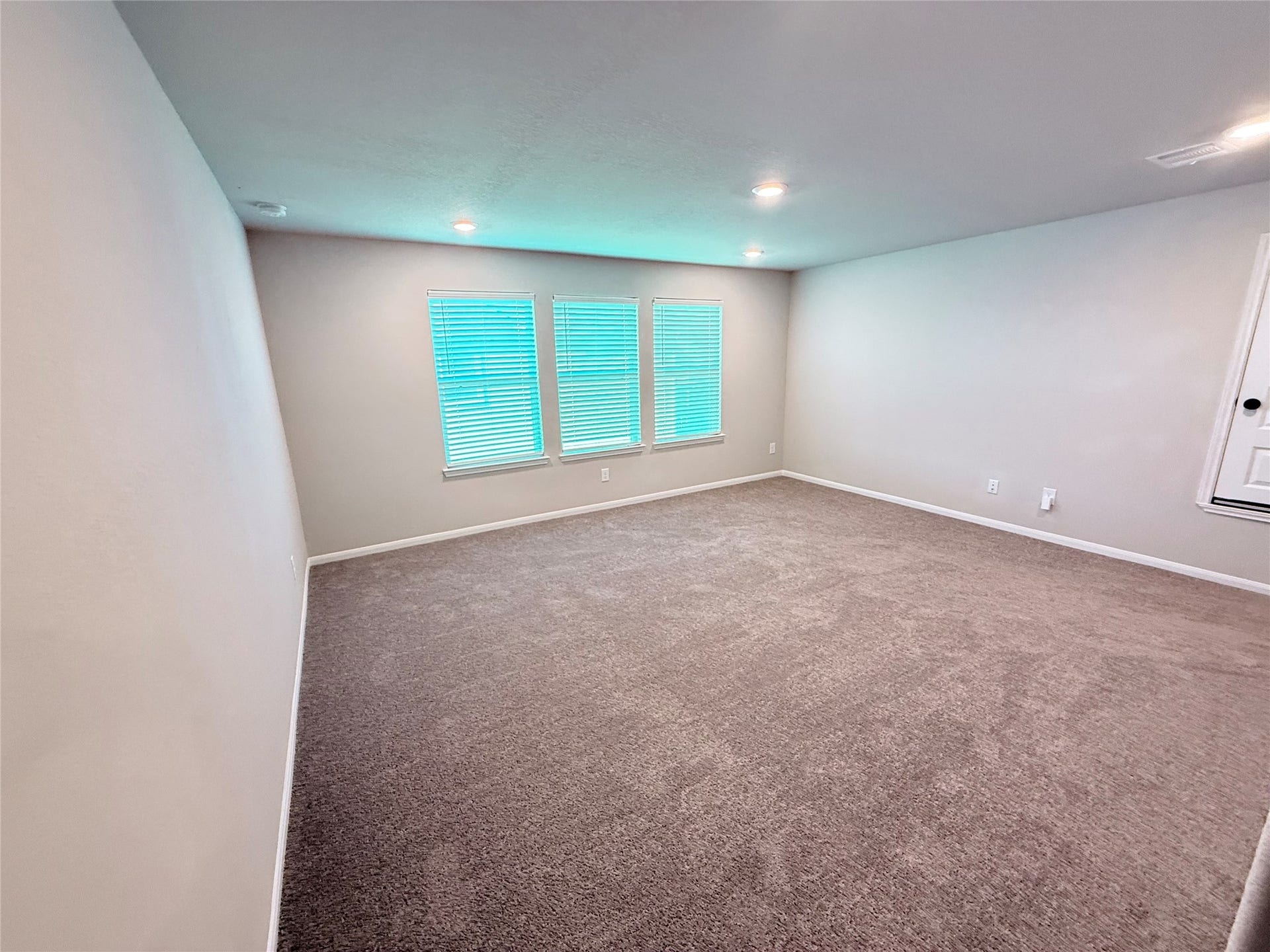 18669 Blue Spruce Lane, Magnolia, TX 77355 Large secondary bedroom located upsatirs