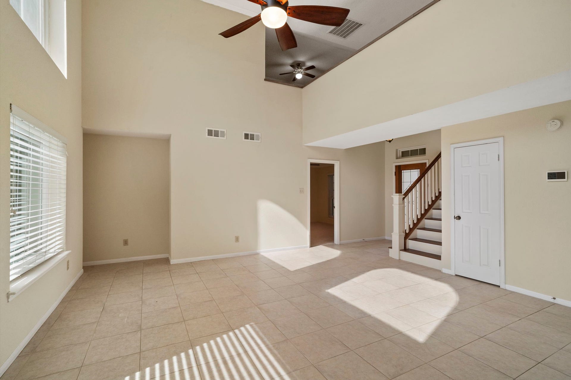 2915 Cane Field Drive, Sugar Land, TX 77479 Light-filled living spaces offer an open, airy feel with plenty of room for everyday living & entertaining. NEW AC adds comfort & peace of mind for years to come.