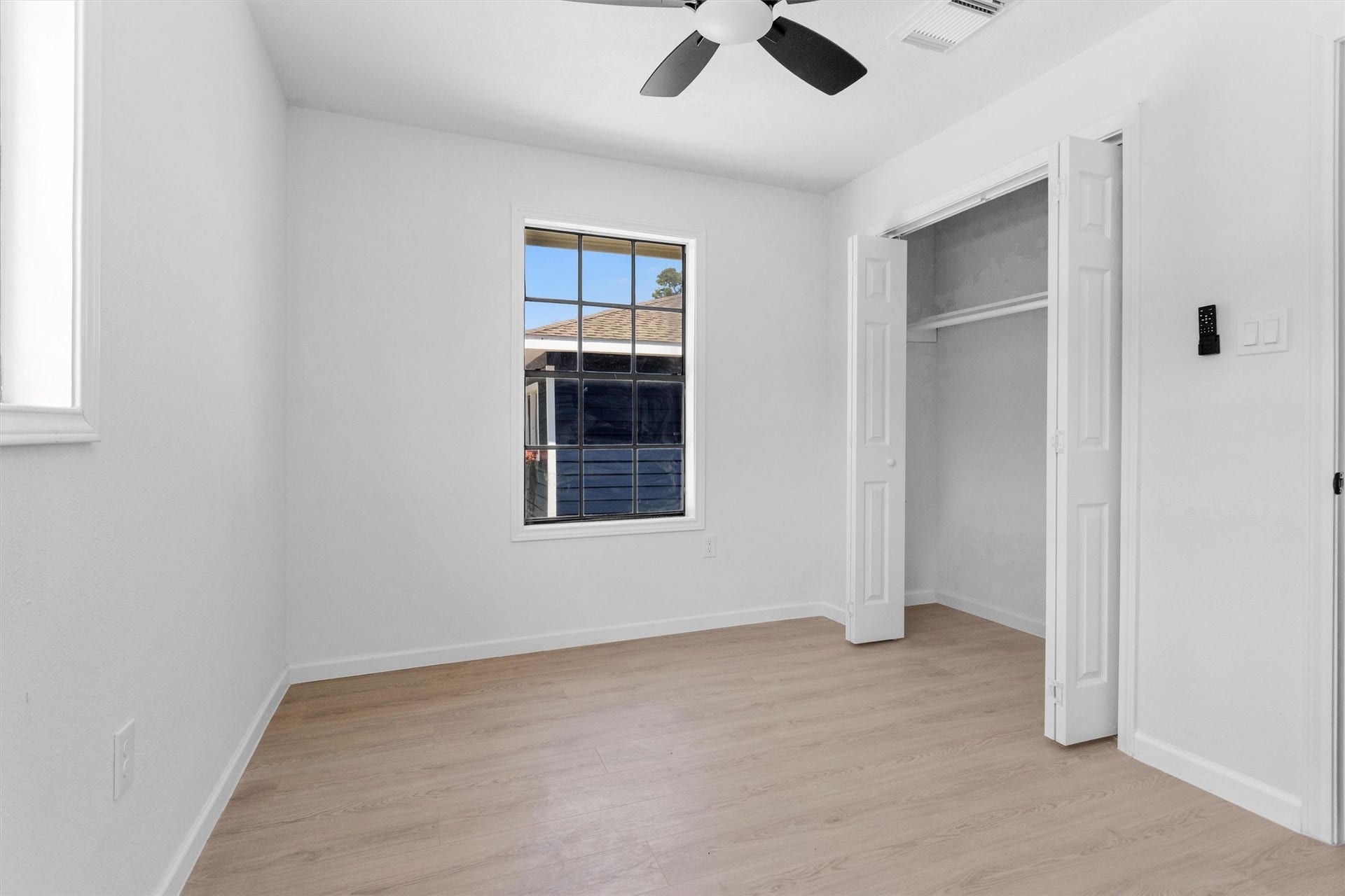 16016 Green Manor Drive, Houston, TX 77396 unit C bedroom 1