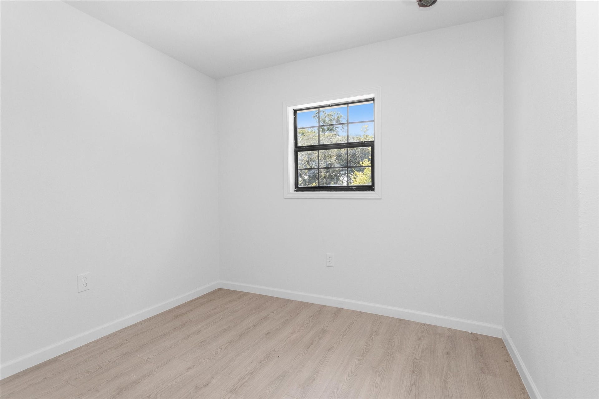 16016 Green Manor Drive, Houston, TX 77396 unit c bedrom 2