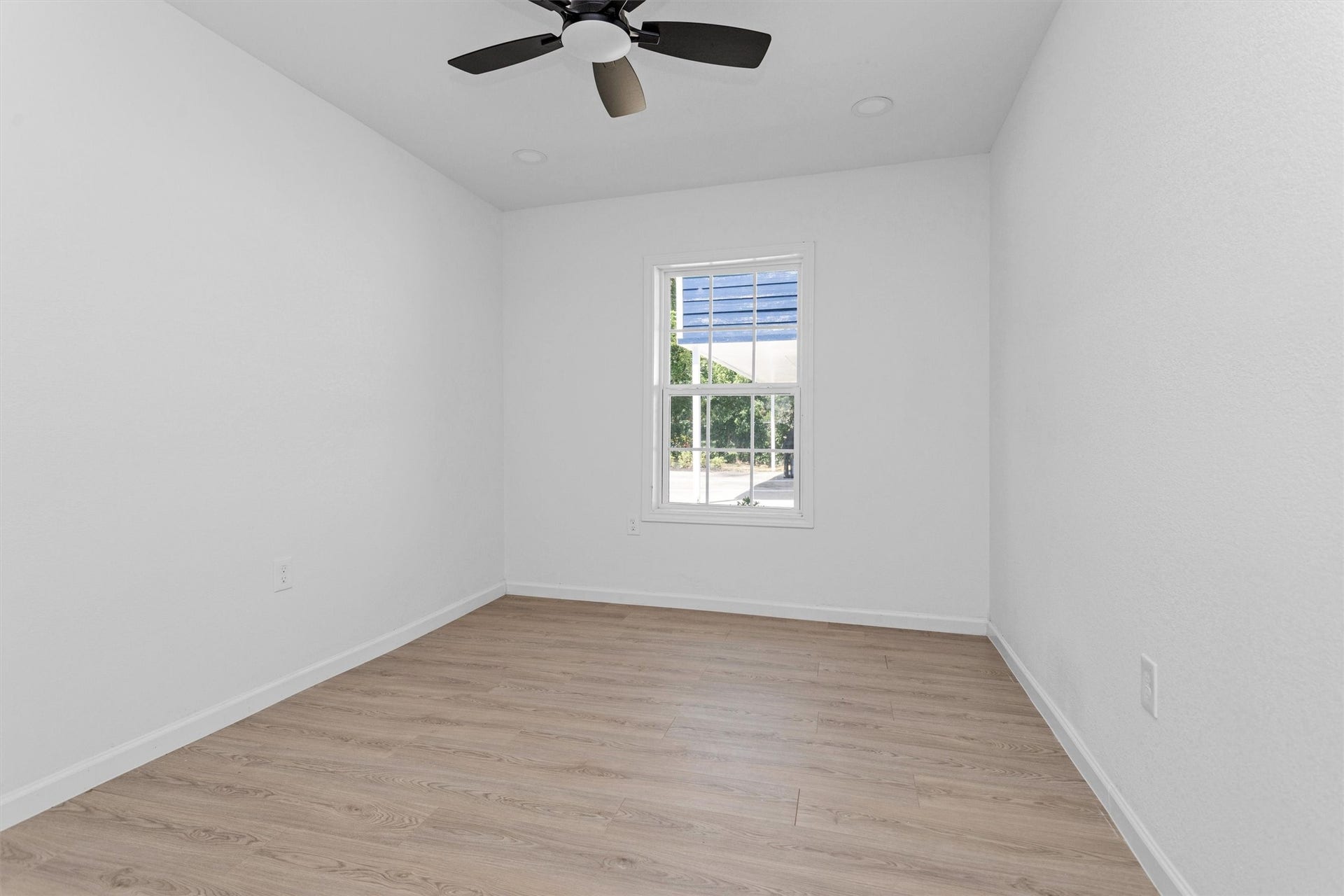 16016 Green Manor Drive, Houston, TX 77396 unit A room 4