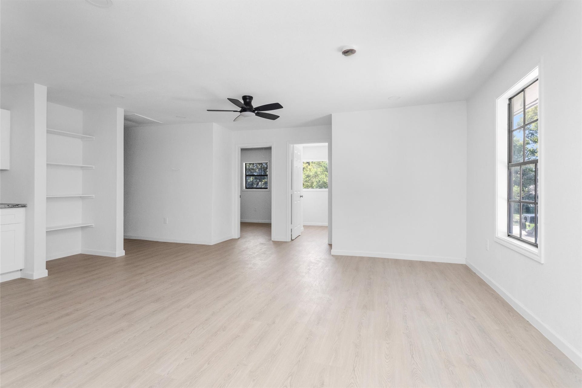 16016 Green Manor Drive, Houston, TX 77396 living/ dining