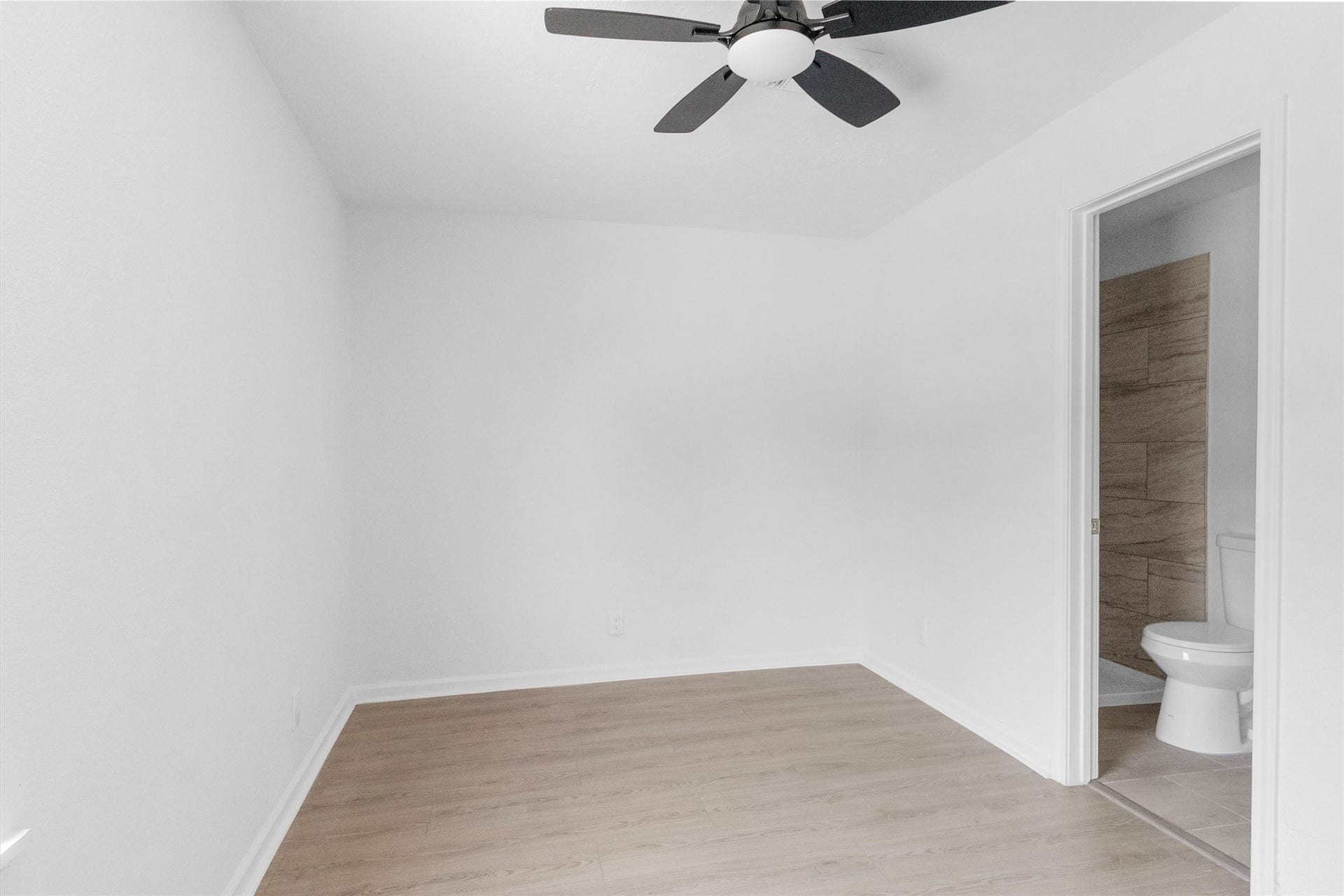 16016 Green Manor Drive, Houston, TX 77396 bedroom 2